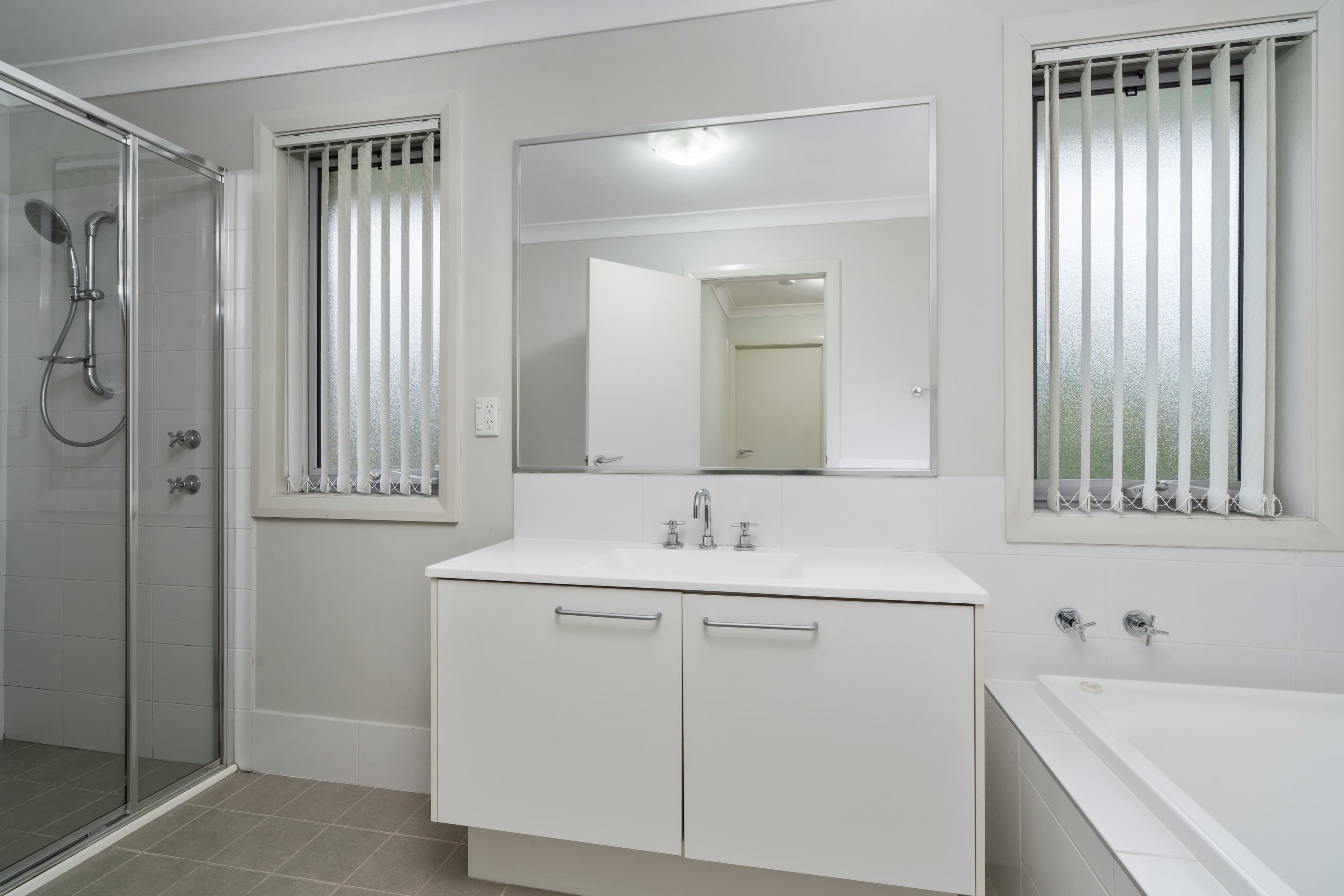 135 Hemsworth Avenue, Middleton Grange, Middleton Grange - Thumbnail 7