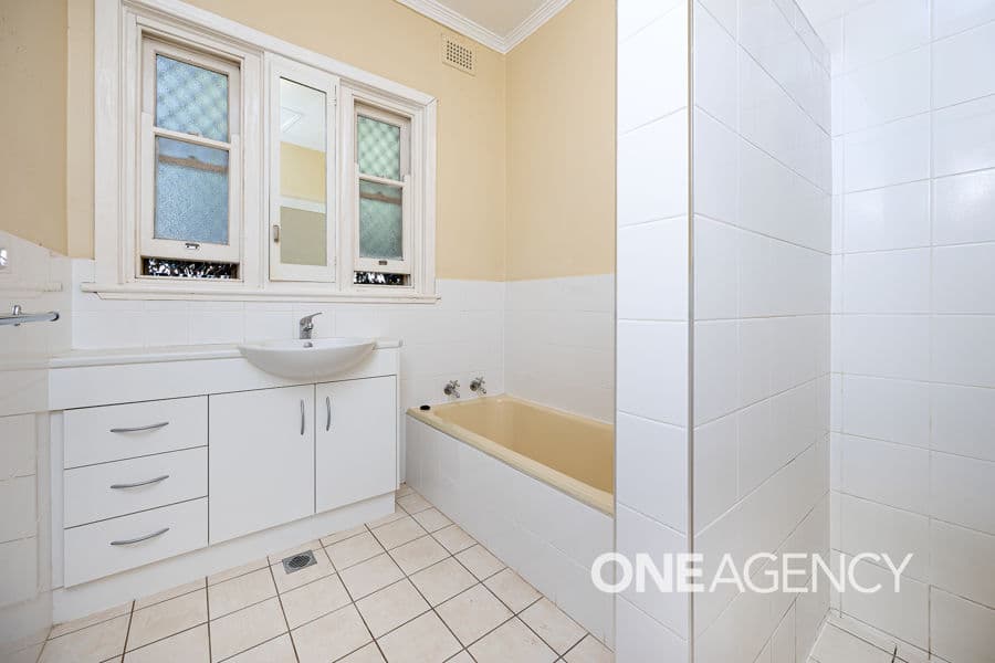 208 KINCAID Street, Wagga Wagga, Wagga Wagga - Thumbnail 6