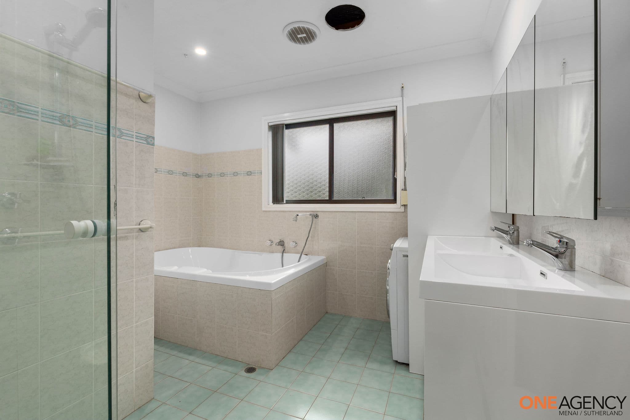 12 Walsh Close, Illawong, Illawong - Thumbnail 8