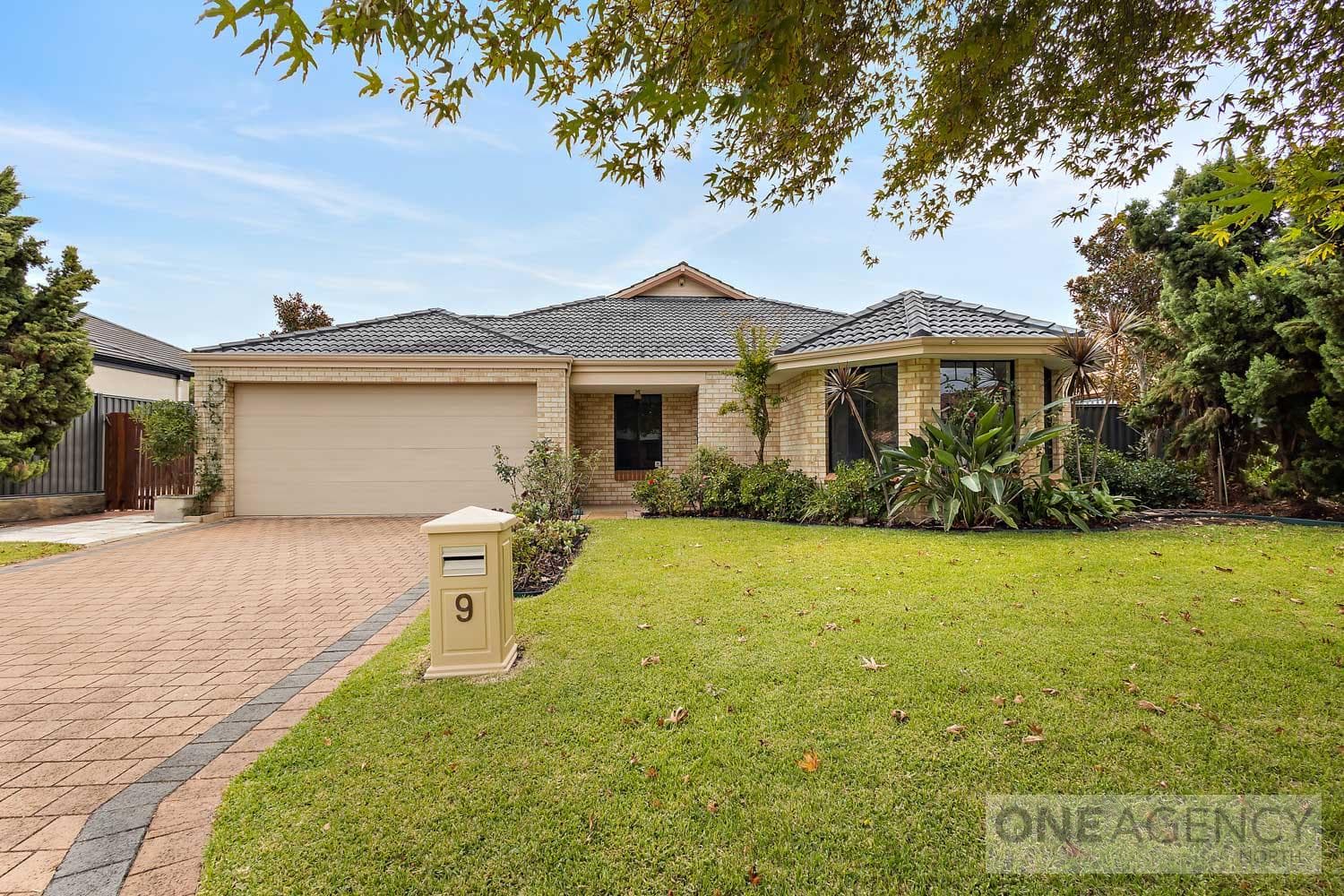 9 Octagon Gardens, Aveley, Aveley - Thumbnail 7