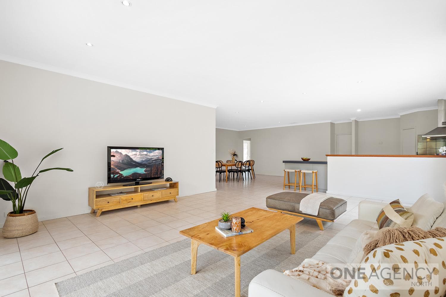 9 Octagon Gardens, Aveley, Aveley - Image 1