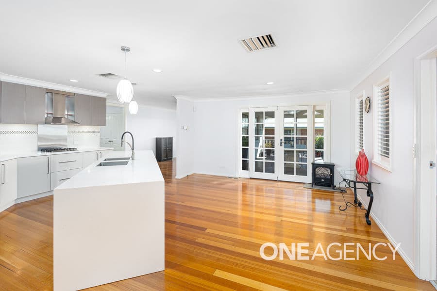 52 SIMKIN Crescent, Kooringal, Kooringal - Thumbnail 4