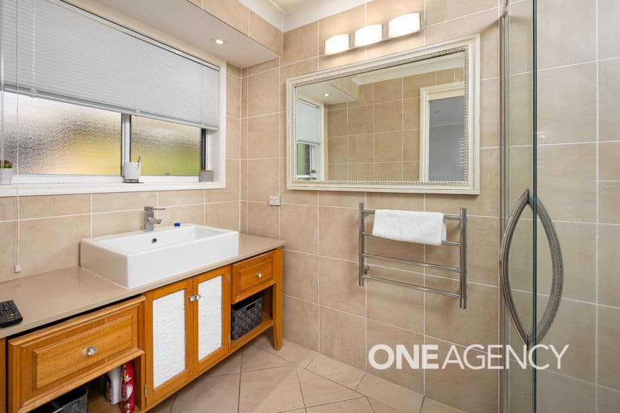 52 SIMKIN Crescent, Kooringal, Kooringal - Thumbnail 7