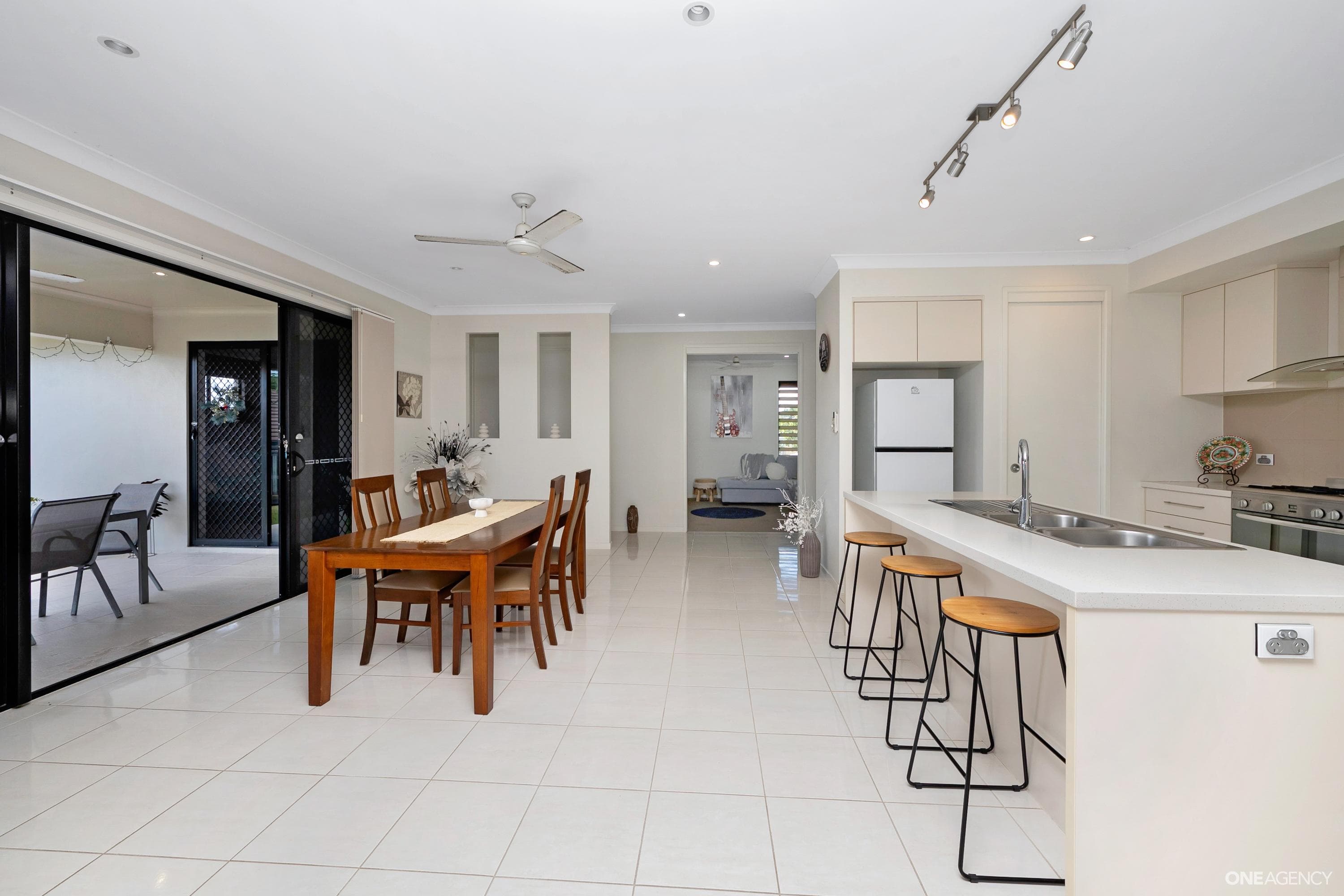 12 Keswick Street, Bushland Beach, Bushland Beach - Thumbnail 5