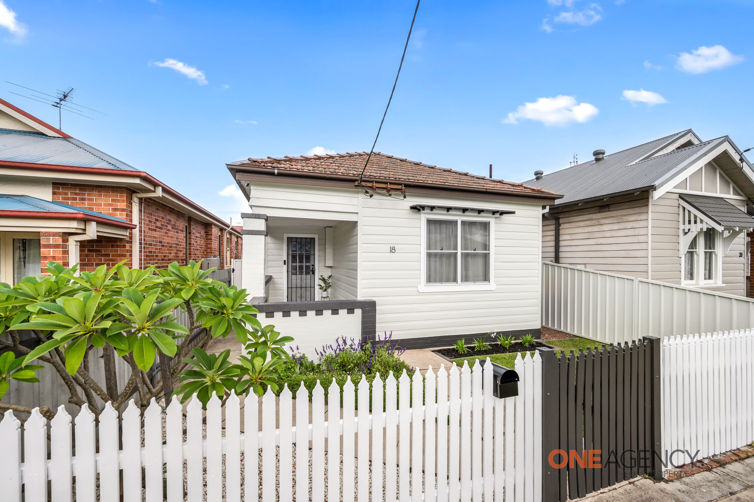 18 Baker Street, Mayfield, Mayfield - Image 1