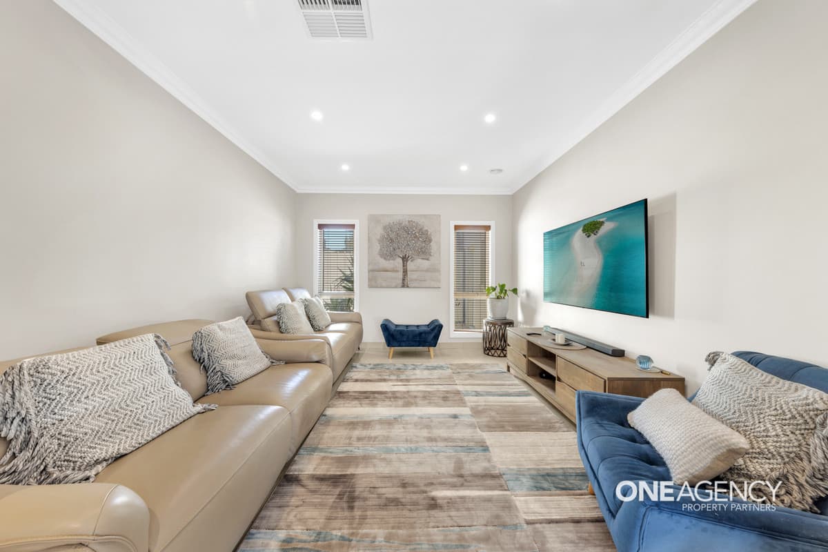 2/2 Valente Street, Altona Meadows, Altona Meadows - Thumbnail 2