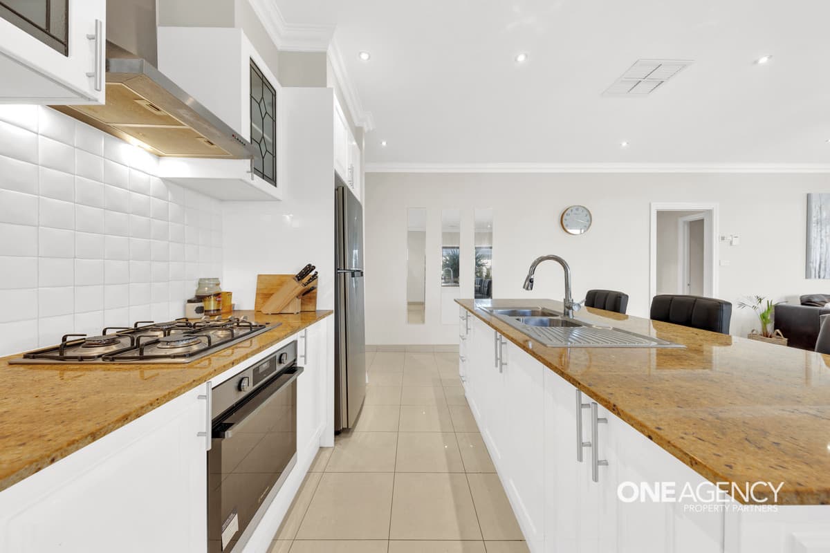 2/2 Valente Street, Altona Meadows, Altona Meadows - Thumbnail 6