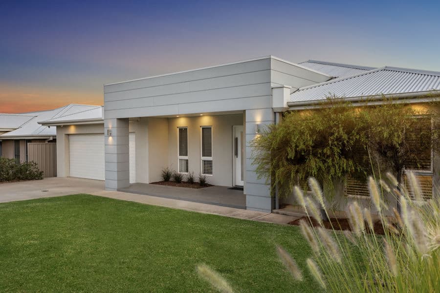 5 WARAMBEE Street, Glenfield Park, Glenfield Park - Thumbnail 2