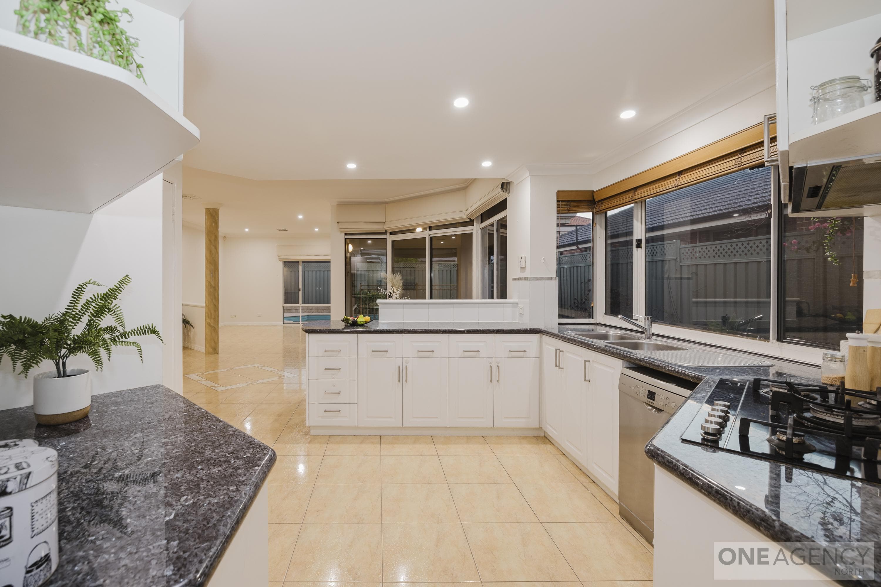 15 Heliconia Turn, Stirling, Stirling - Thumbnail 3