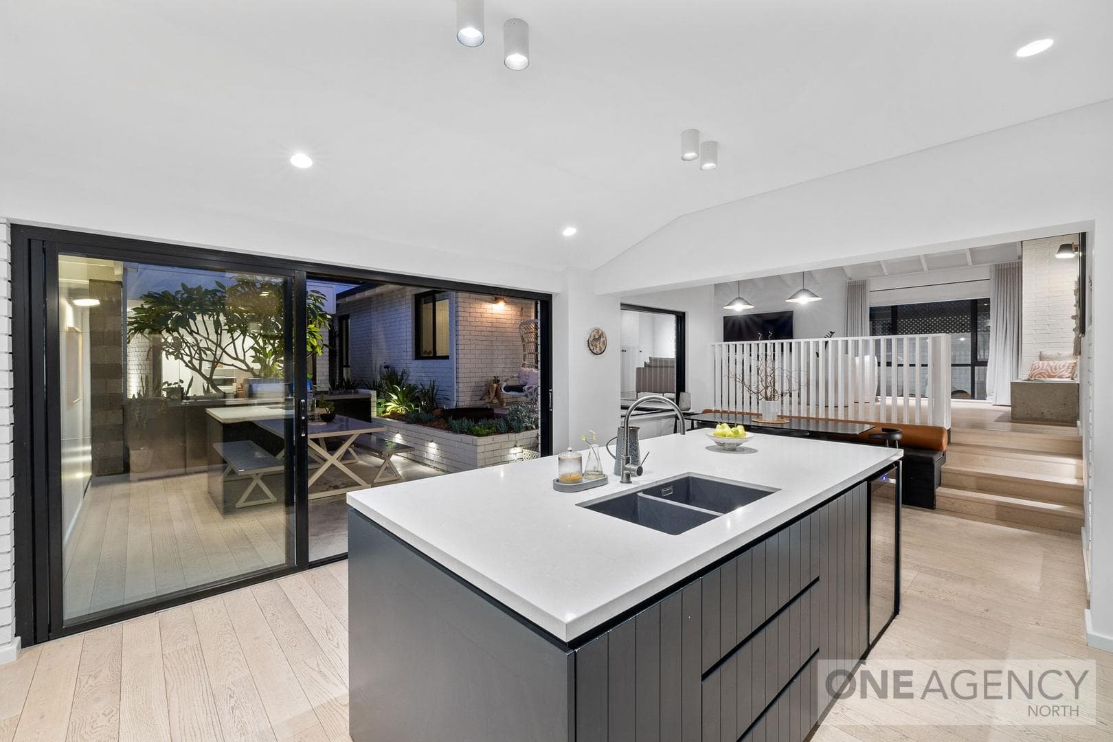 52 Luccombe Way, Karrinyup, Karrinyup - Thumbnail 2