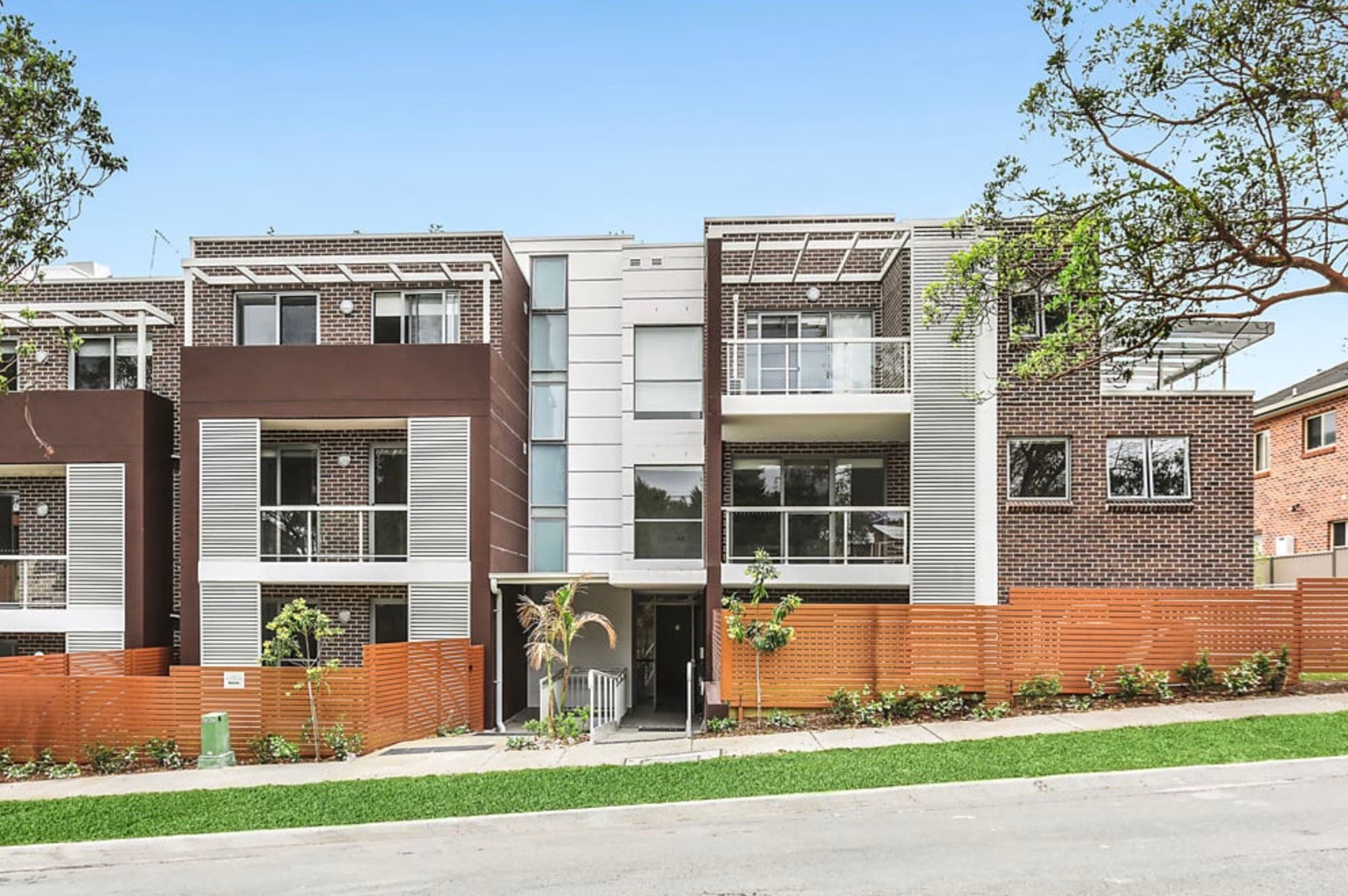 1/4-8 Pearce Avenue, Peakhurst, Peakhurst - Image 1