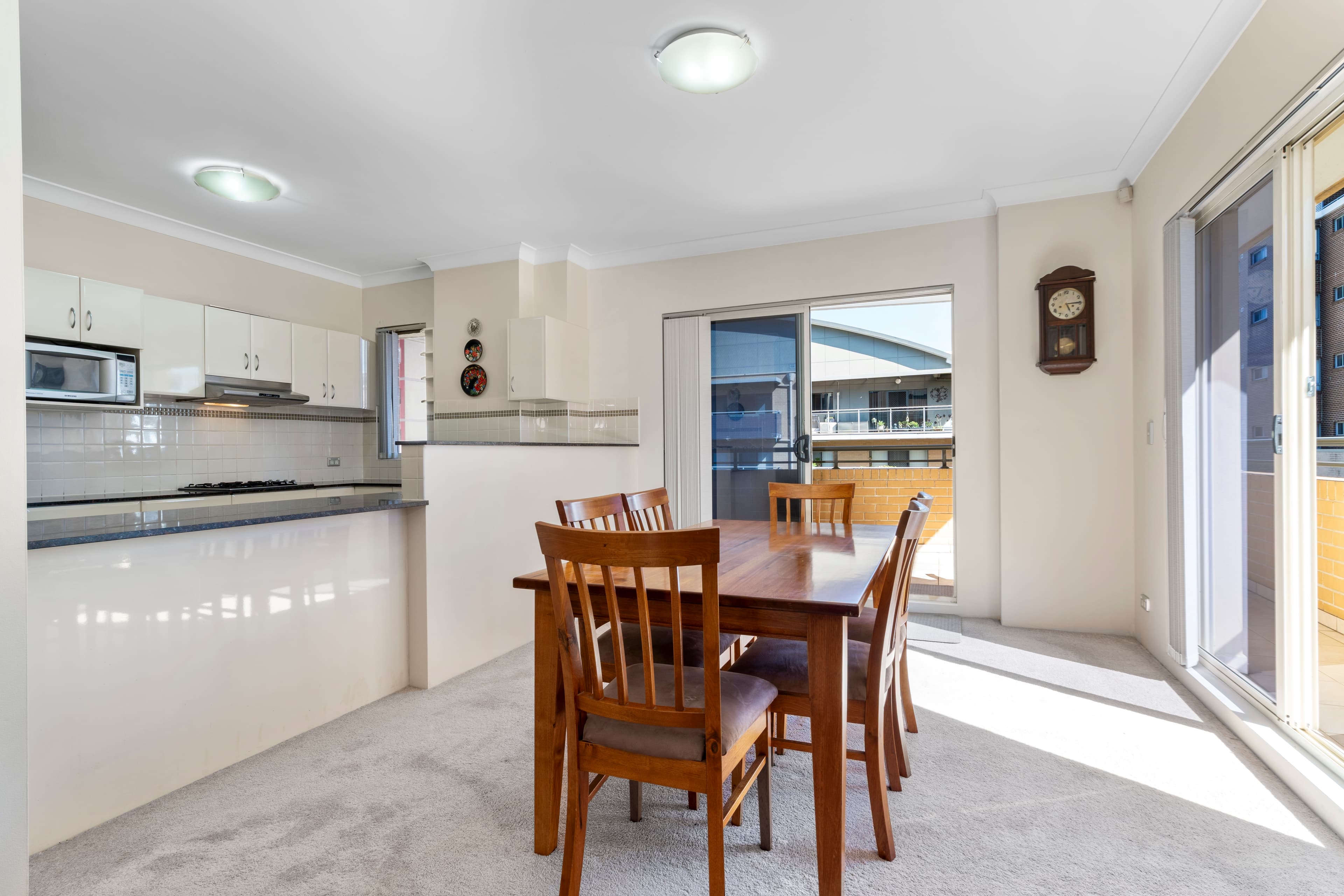 21/8-10 Browne Parade, Warwick Farm, Warwick Farm - Thumbnail 4