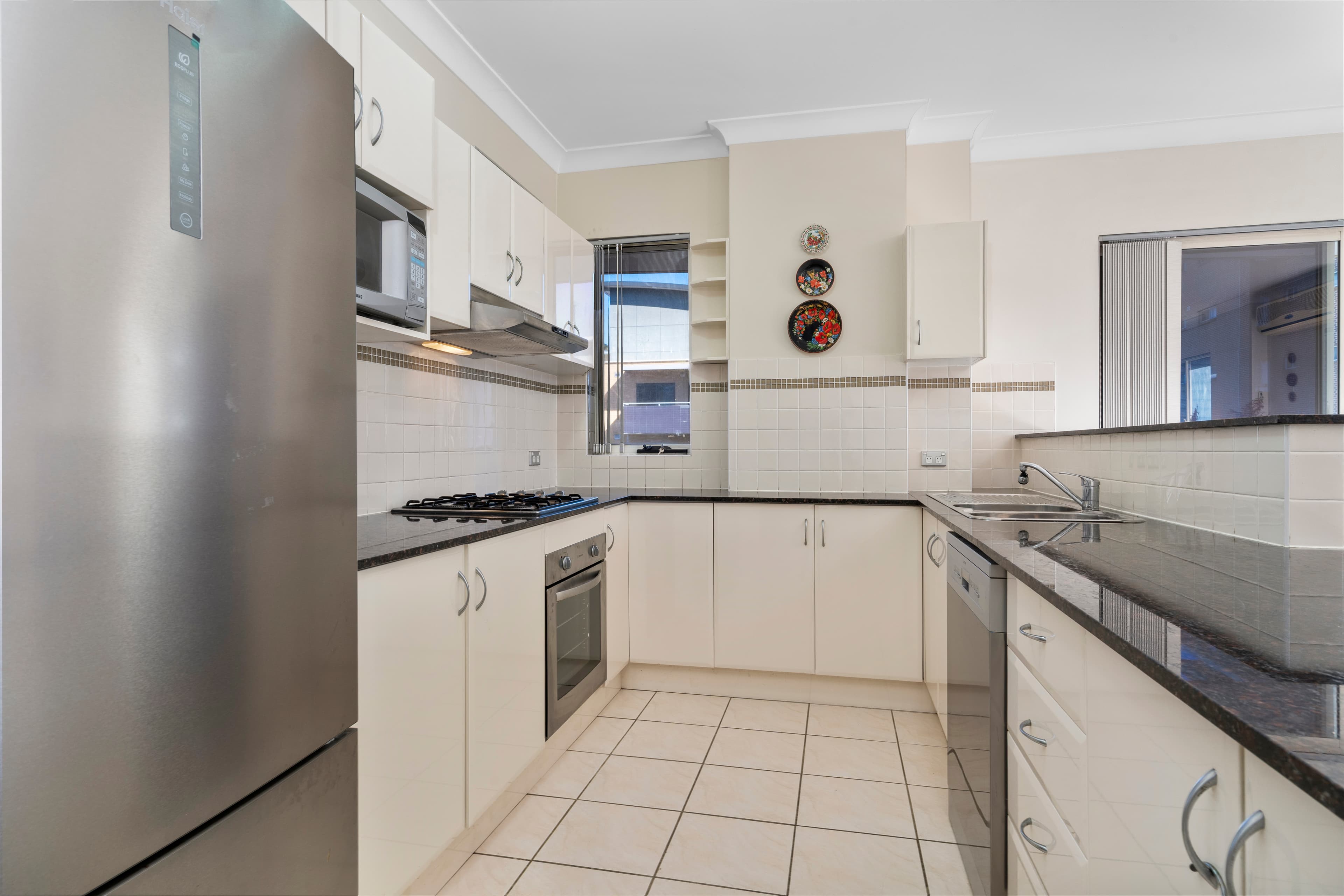 21/8-10 Browne Parade, Warwick Farm, Warwick Farm - Thumbnail 6