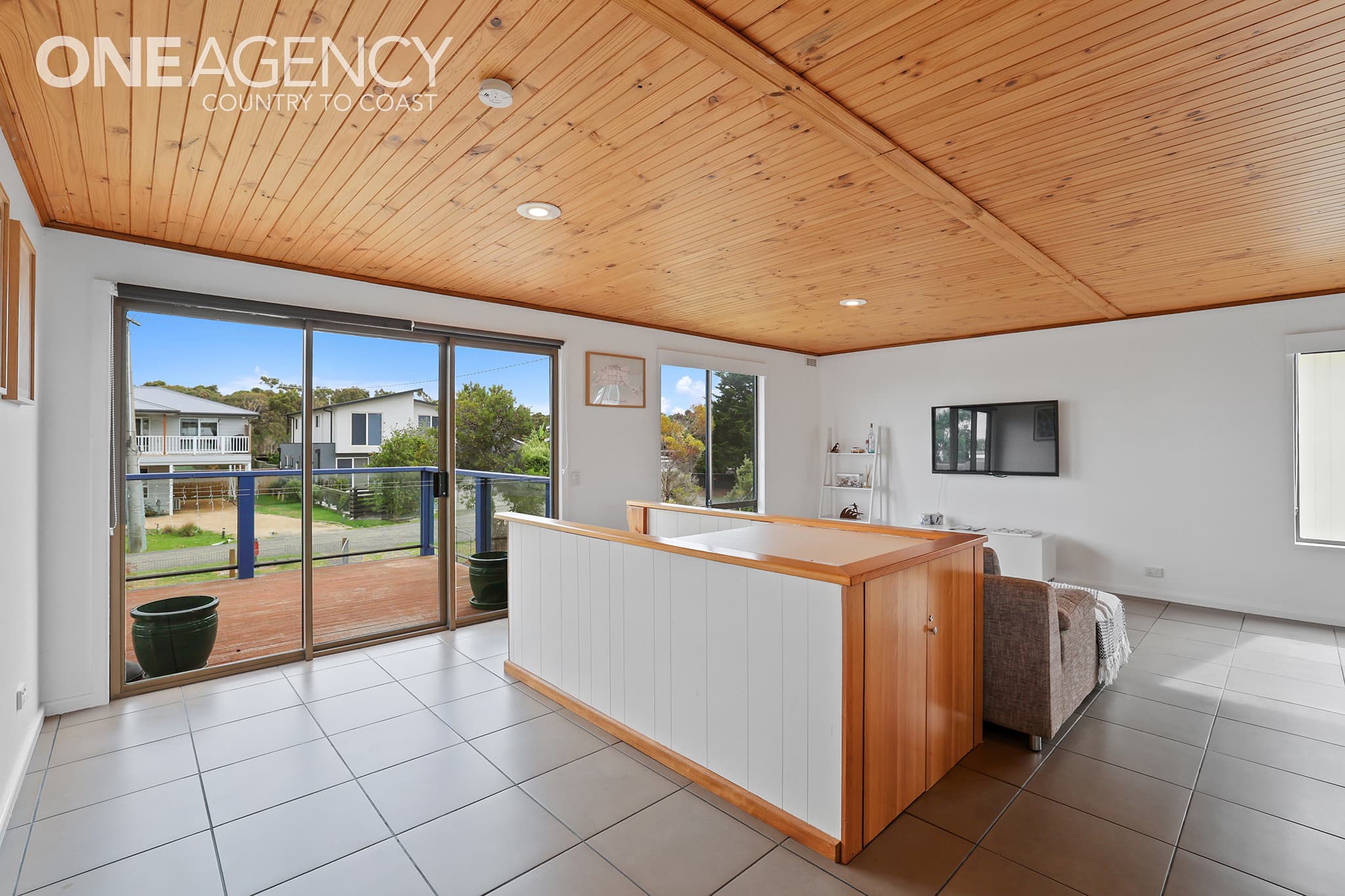 19 Golden Court, Sunset Strip, Sunset Strip - Thumbnail 6