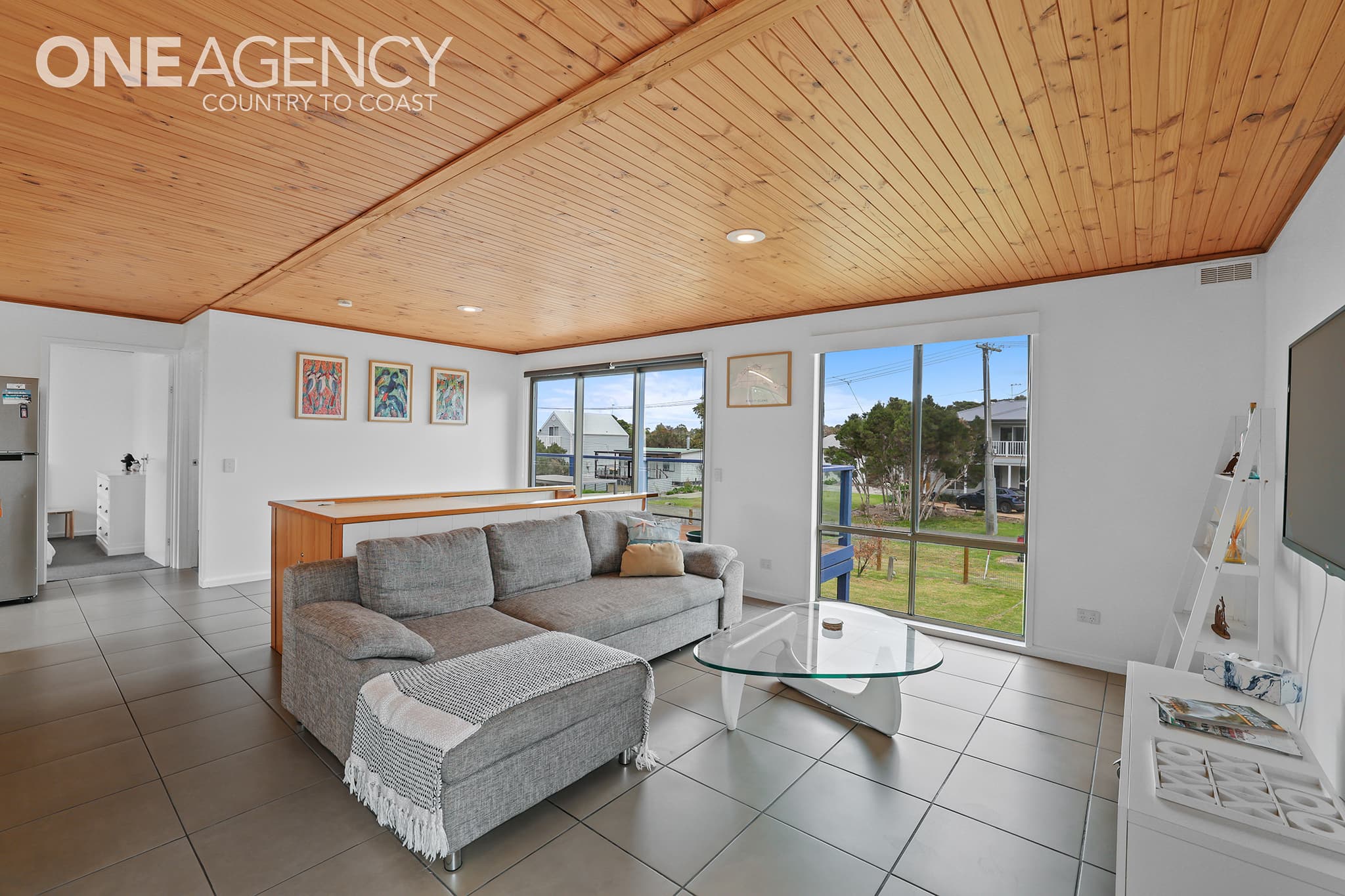 19 Golden Court, Sunset Strip, Sunset Strip - Thumbnail 2