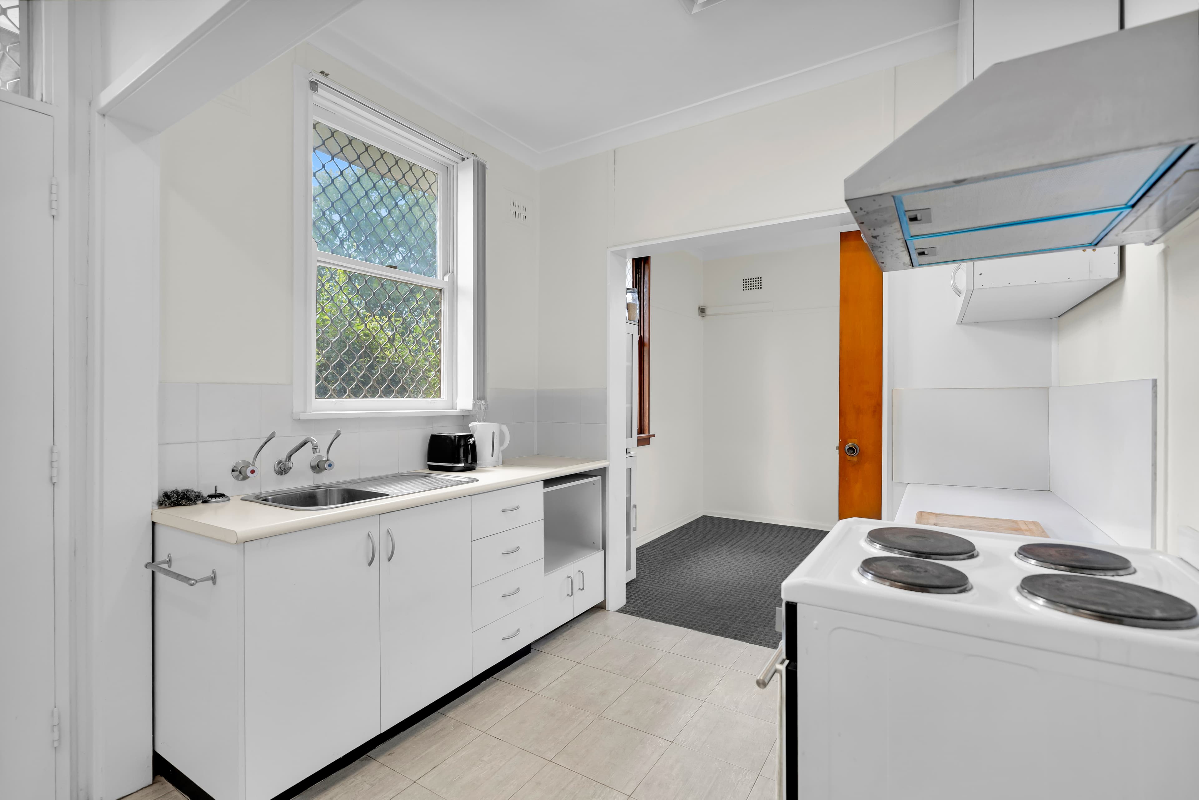 103 Lindesay Street, Campbelltown, Campbelltown - Thumbnail 3