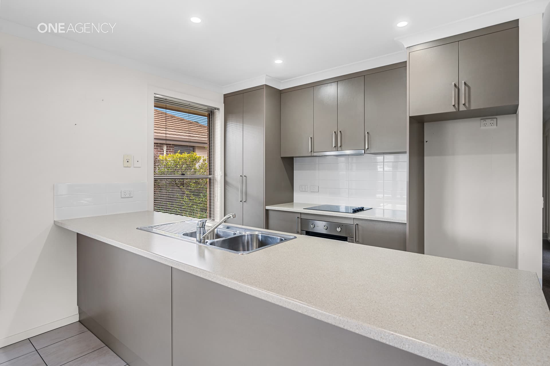 6/2-3 Washington Drive, Stony Rise, Stony Rise - Thumbnail 4