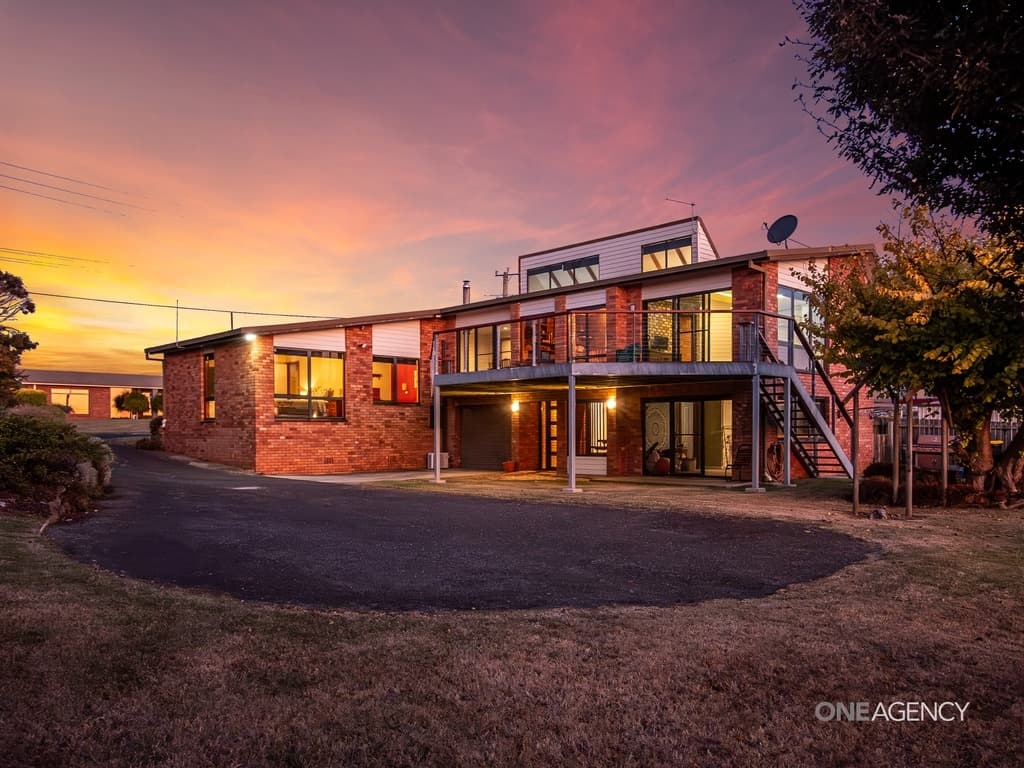 17-19 Carnac Court, Smithton, Smithton - Thumbnail 2