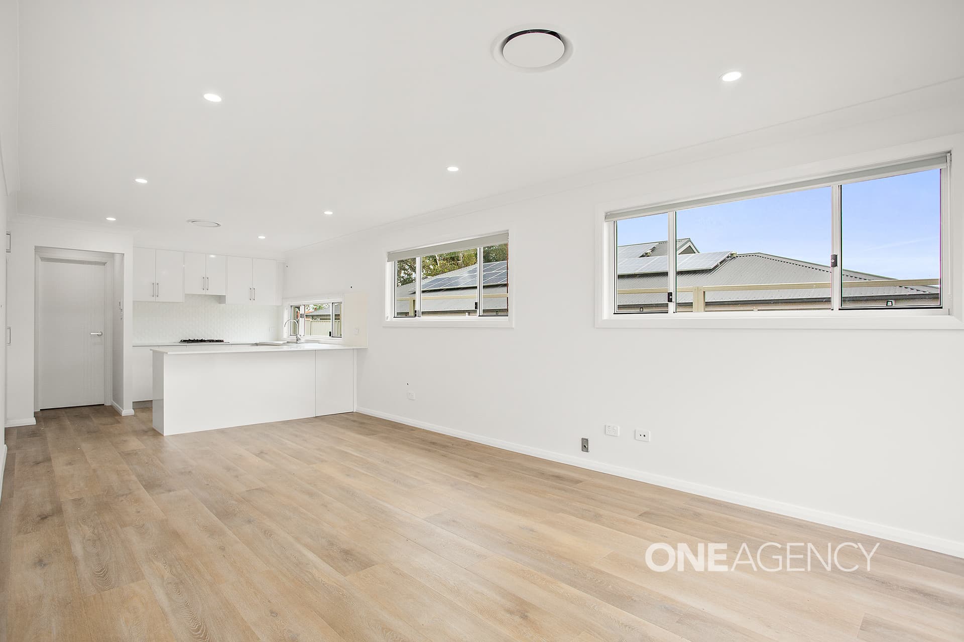 1/18 Parkes Street, Oak Flats, Oak Flats - Thumbnail 2
