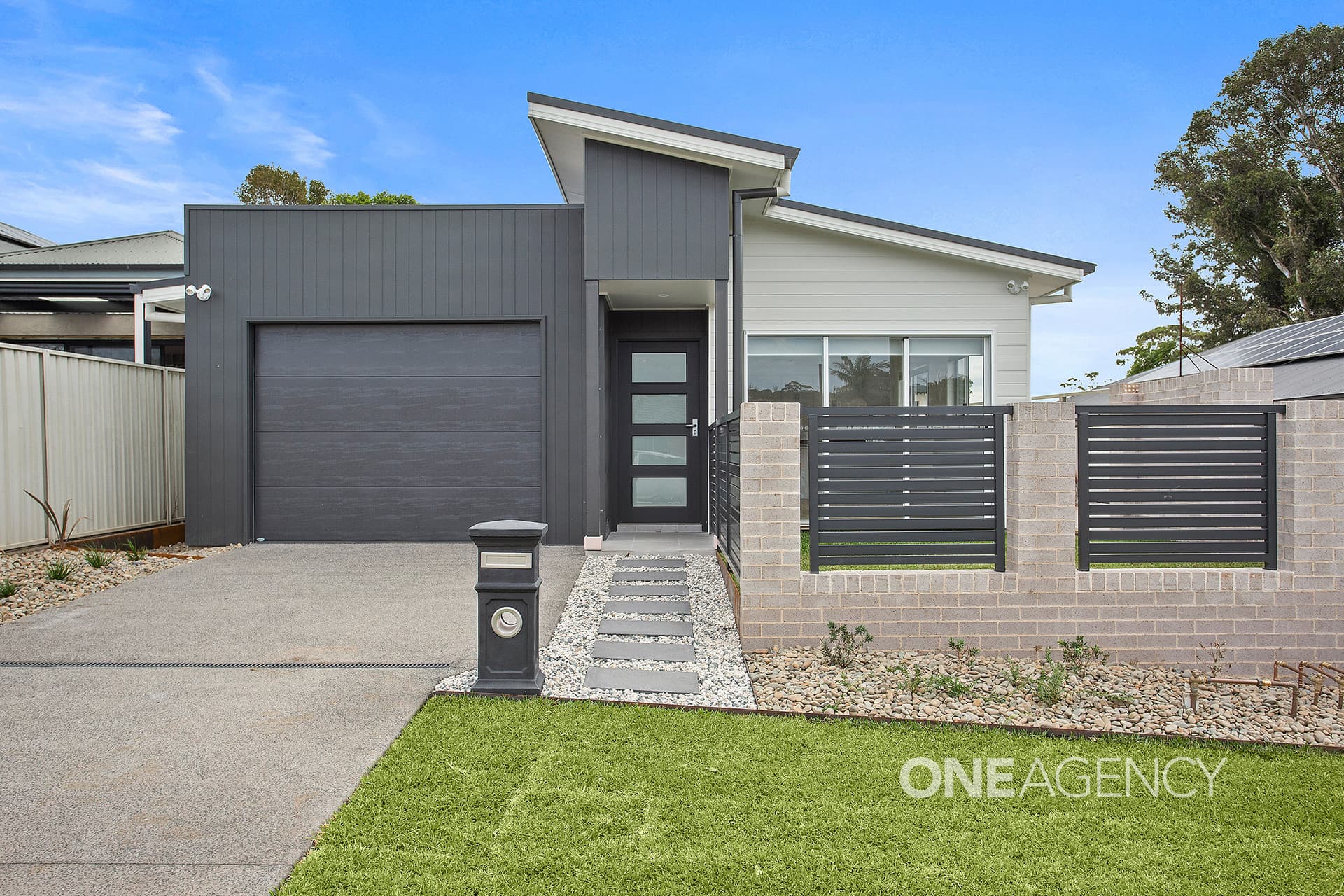 1/18 Parkes Street, Oak Flats, Oak Flats - Image 1