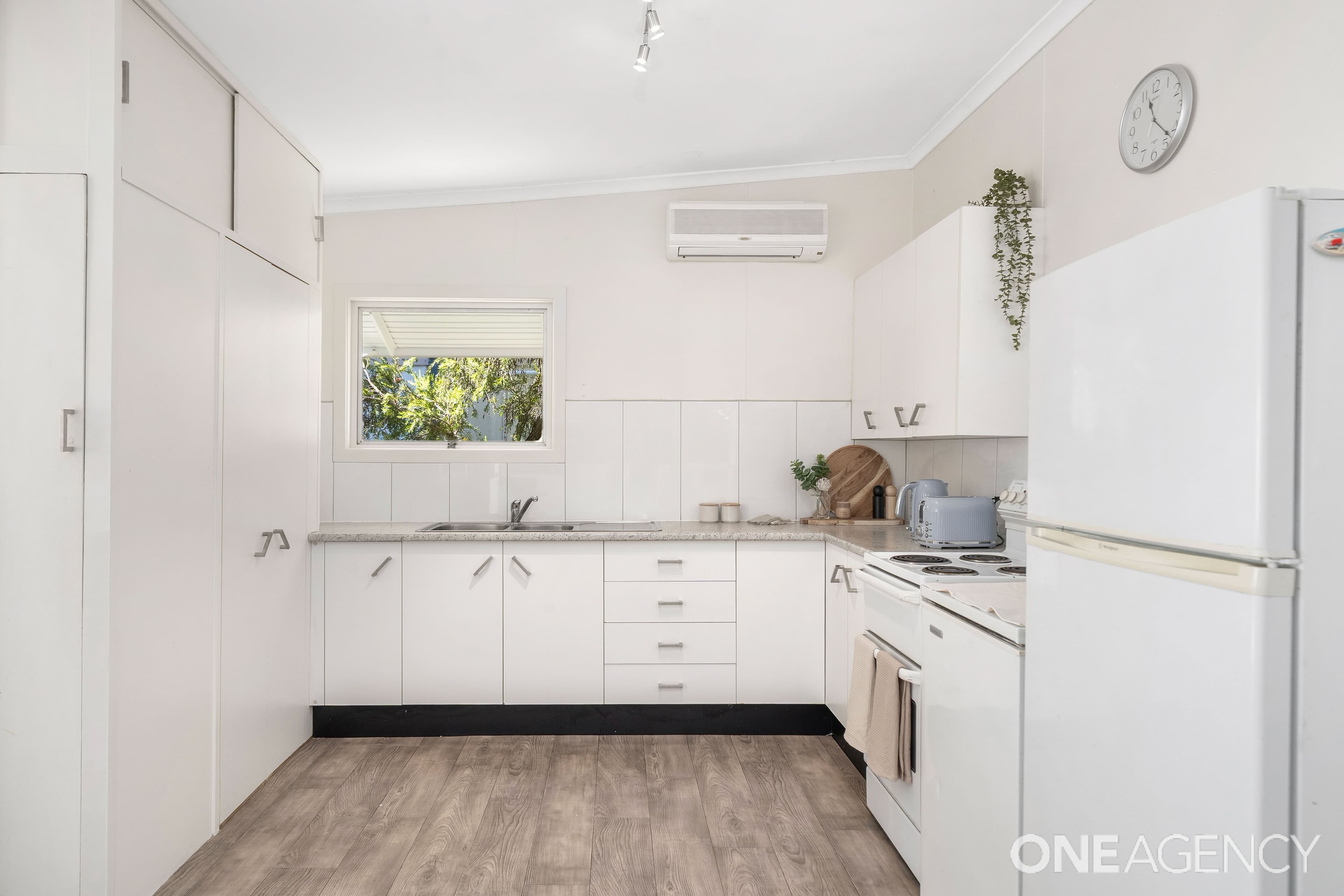 24 Rogers Road, Clontarf, Clontarf - Thumbnail 7