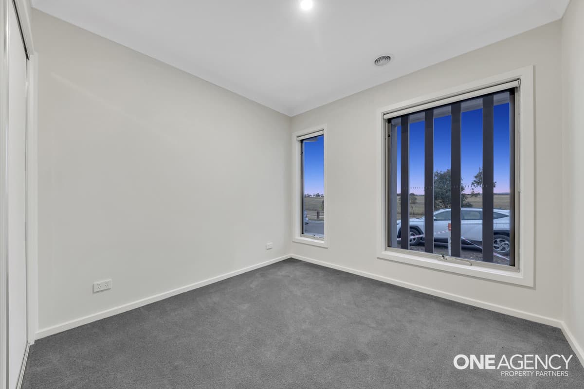 13 Oakham Drive, Harkness, Harkness - Thumbnail 2