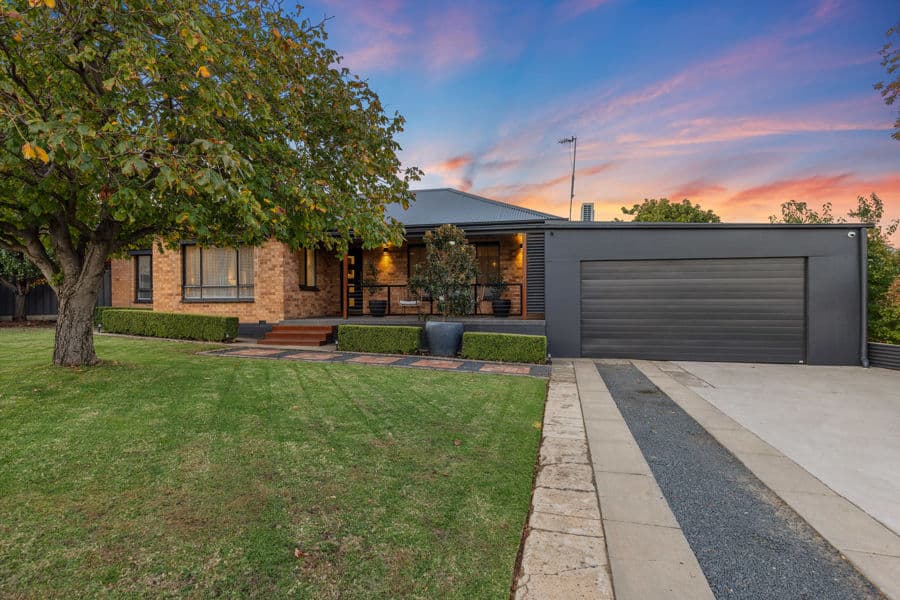 89 FAY Avenue, Kooringal, Kooringal - Image 1