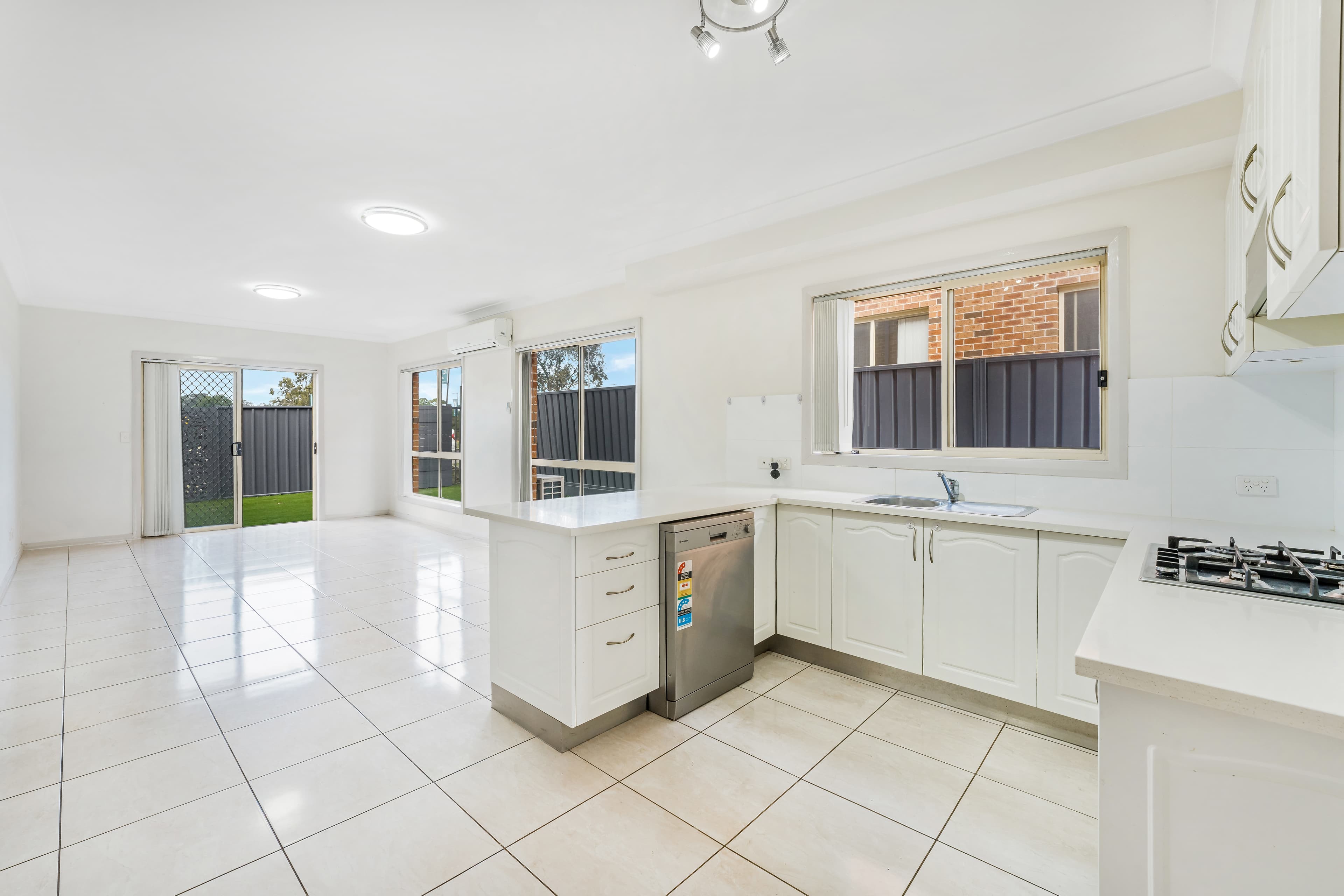 5/4 Feldspar Road, Eagle Vale, Eagle Vale - Thumbnail 3