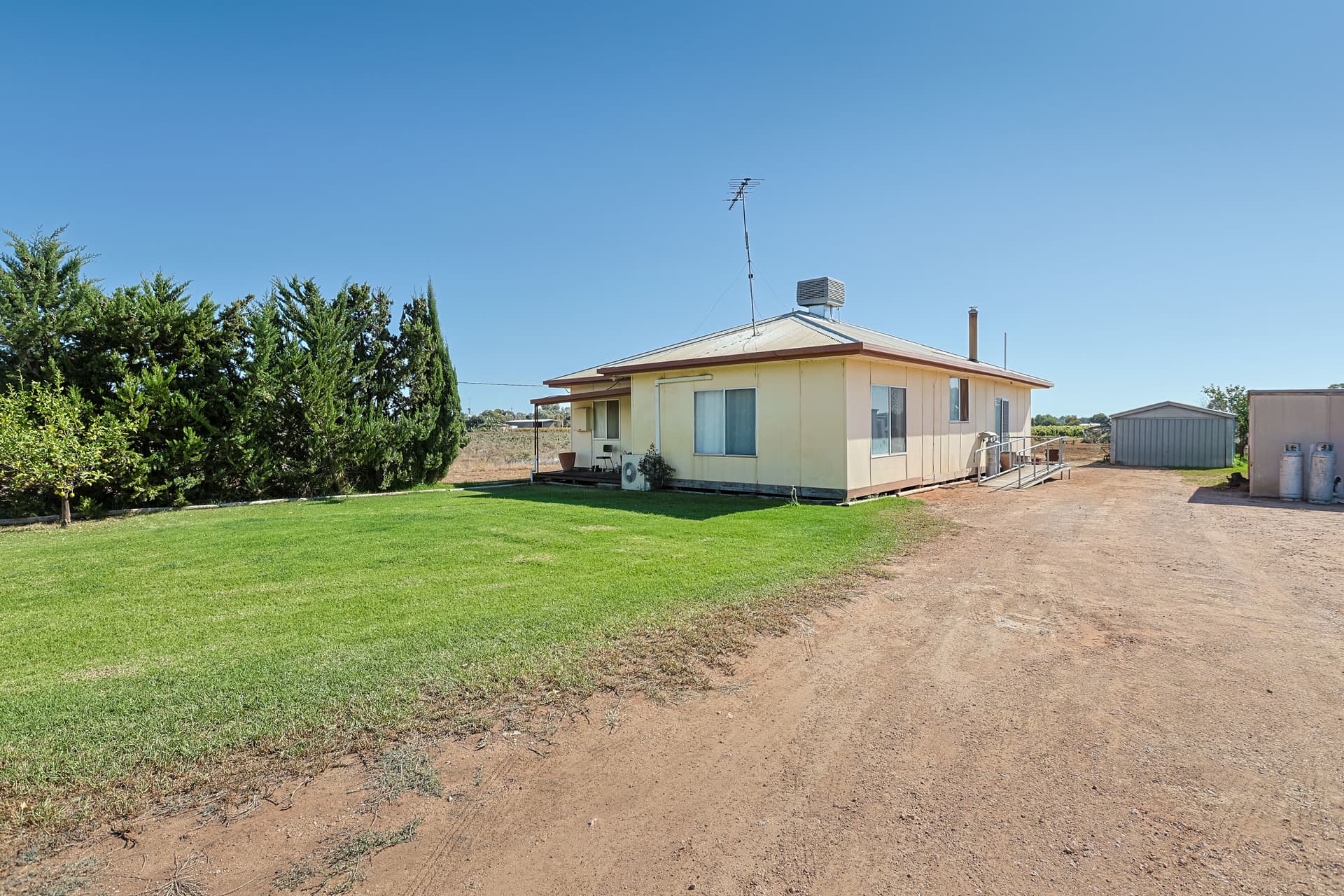 27 Ryan Road, Robinvale, Robinvale - Image 1