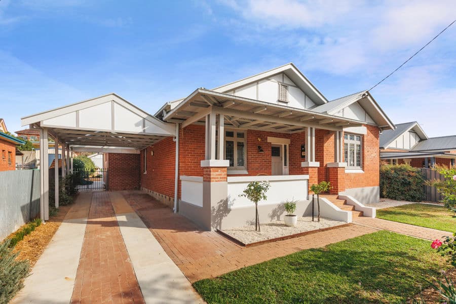 28 GORMLY Avenue, Wagga Wagga, Wagga Wagga - Thumbnail 2
