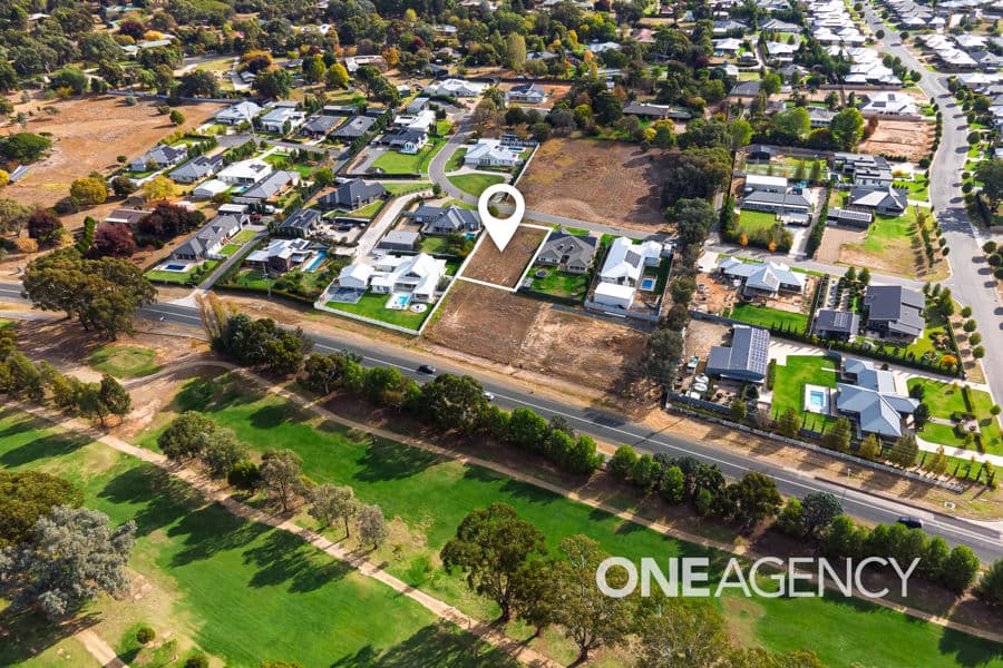 11 BELMORE Place, Springvale, Springvale - Thumbnail 3