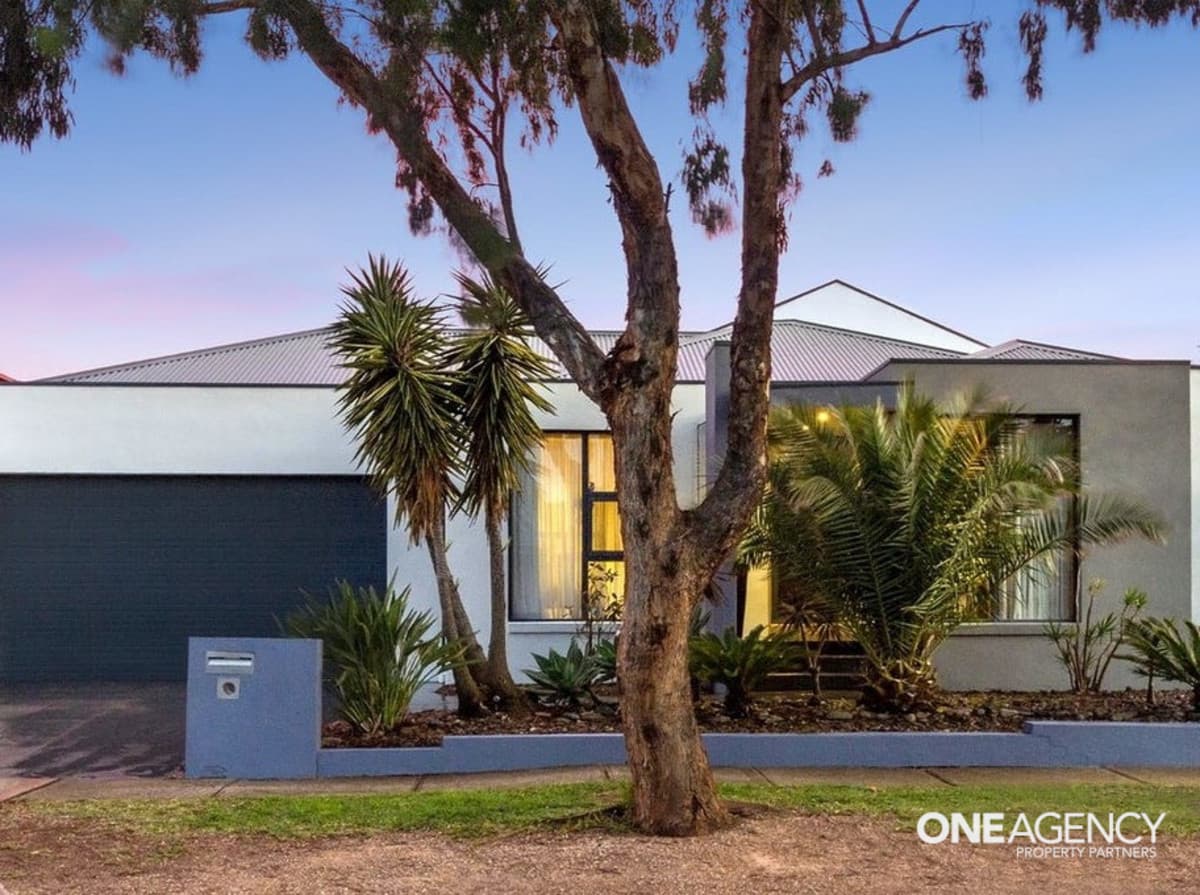 14 Samuel Evans Court, Seabrook, Seabrook - Thumbnail 2