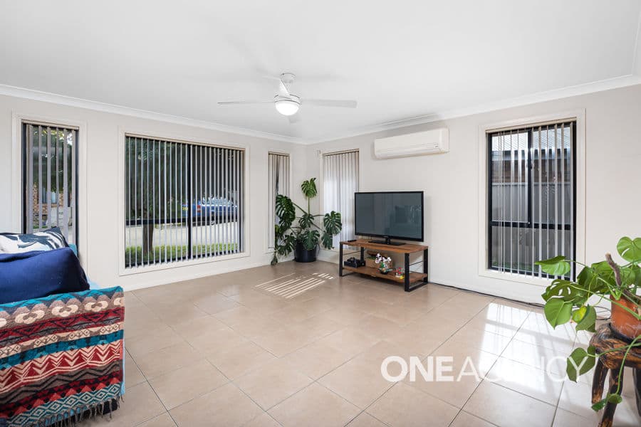 2/6 YOOGALI Street, Glenfield Park, Glenfield Park - Thumbnail 2