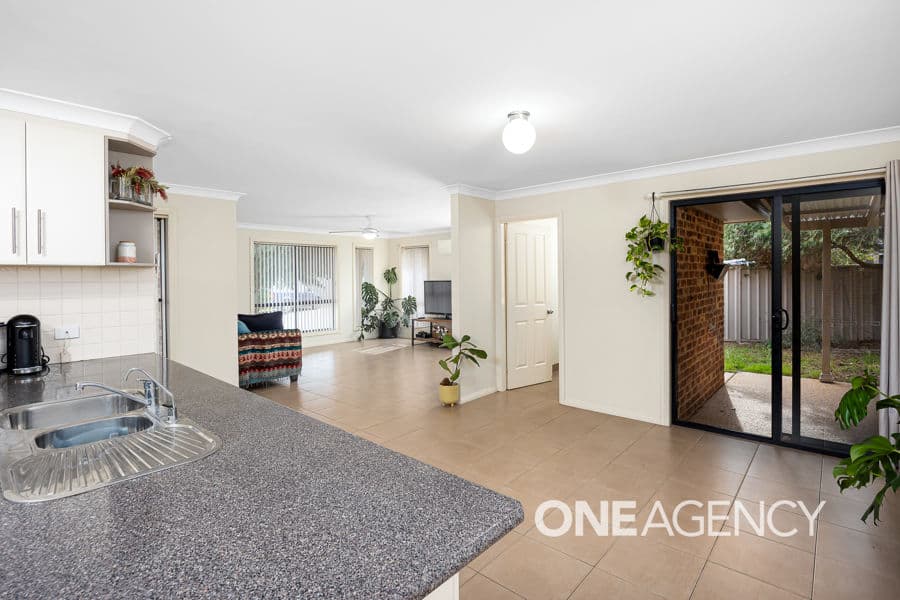 2/6 YOOGALI Street, Glenfield Park, Glenfield Park - Thumbnail 4