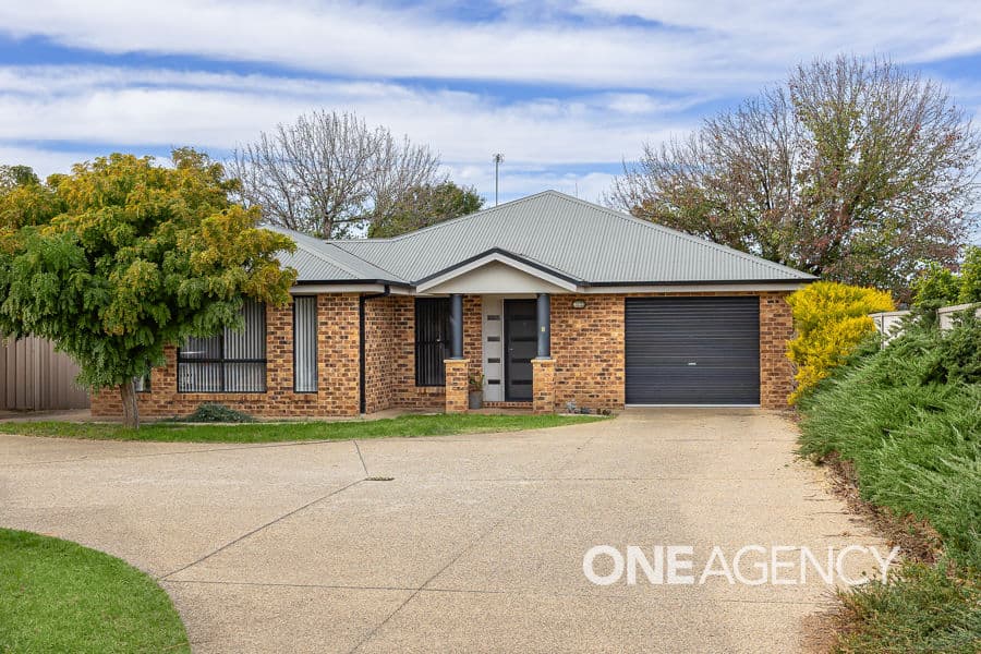 2/6 YOOGALI Street, Glenfield Park, Glenfield Park - Image 1