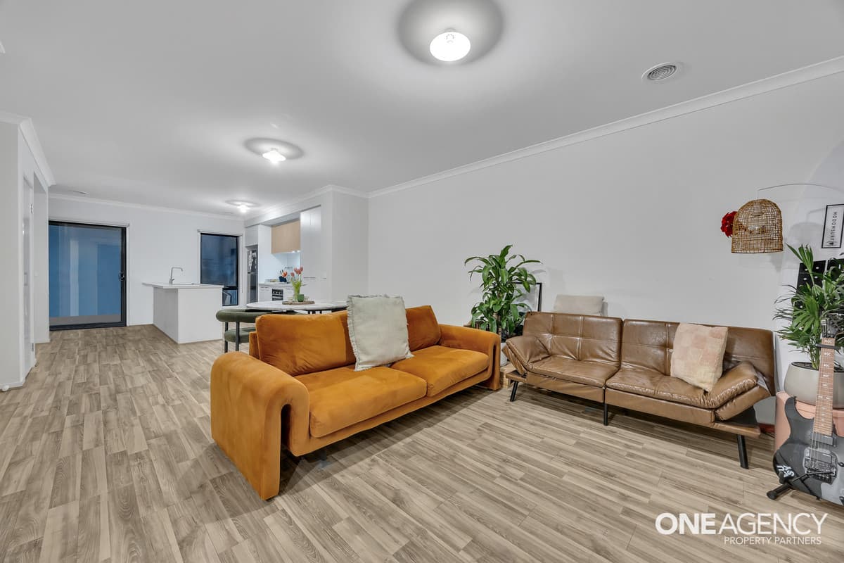 6 Peterlee Walk, Werribee, Werribee - Thumbnail 4