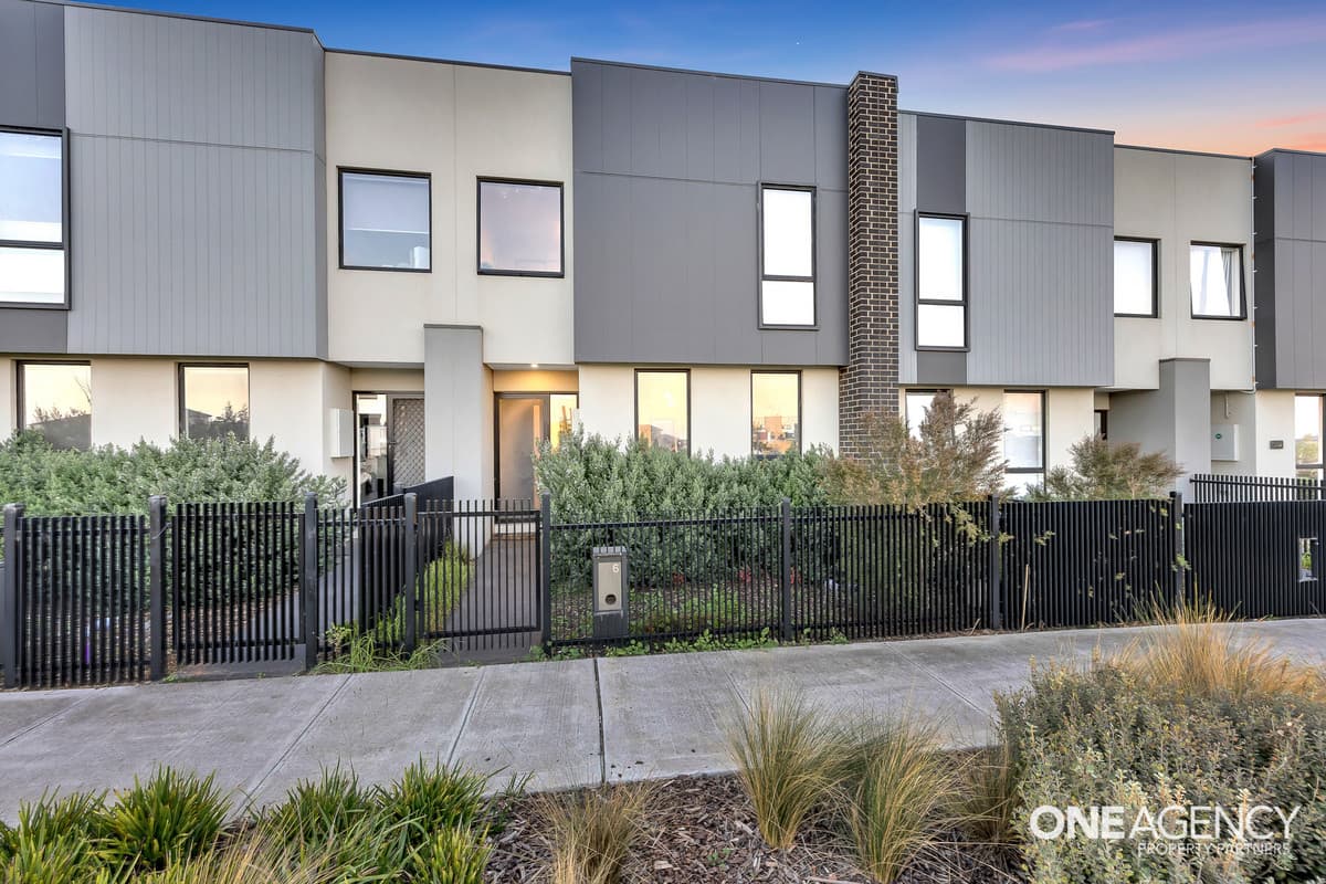 6 Peterlee Walk, Werribee, Werribee - Image 1