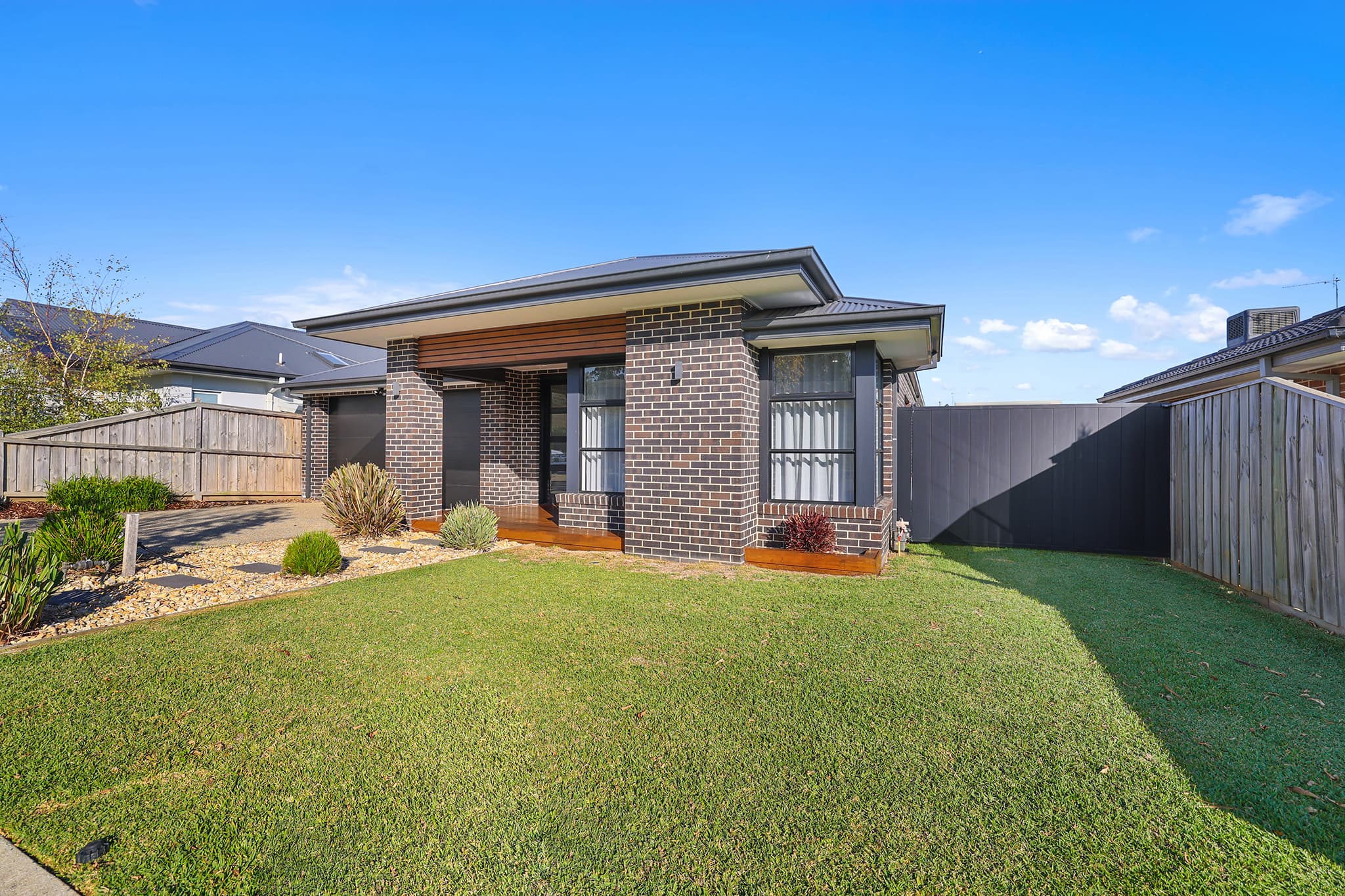 19 Streeton Drive, Warragul, Warragul - Thumbnail 3