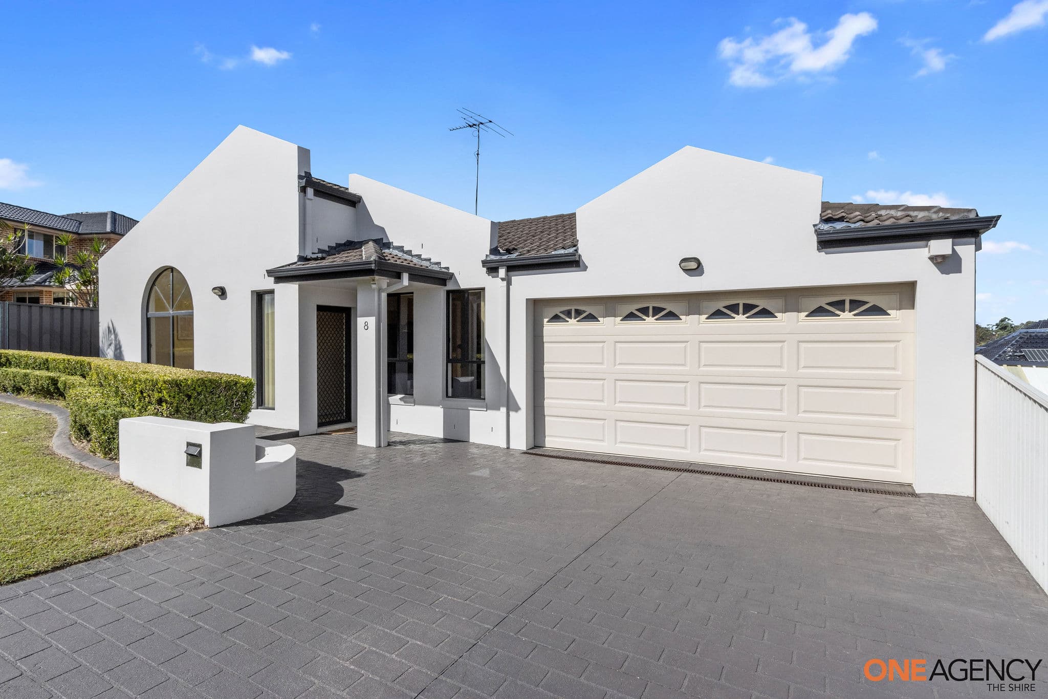 8 Royal Oak Drive, Alfords Point, Alfords Point - Image 1