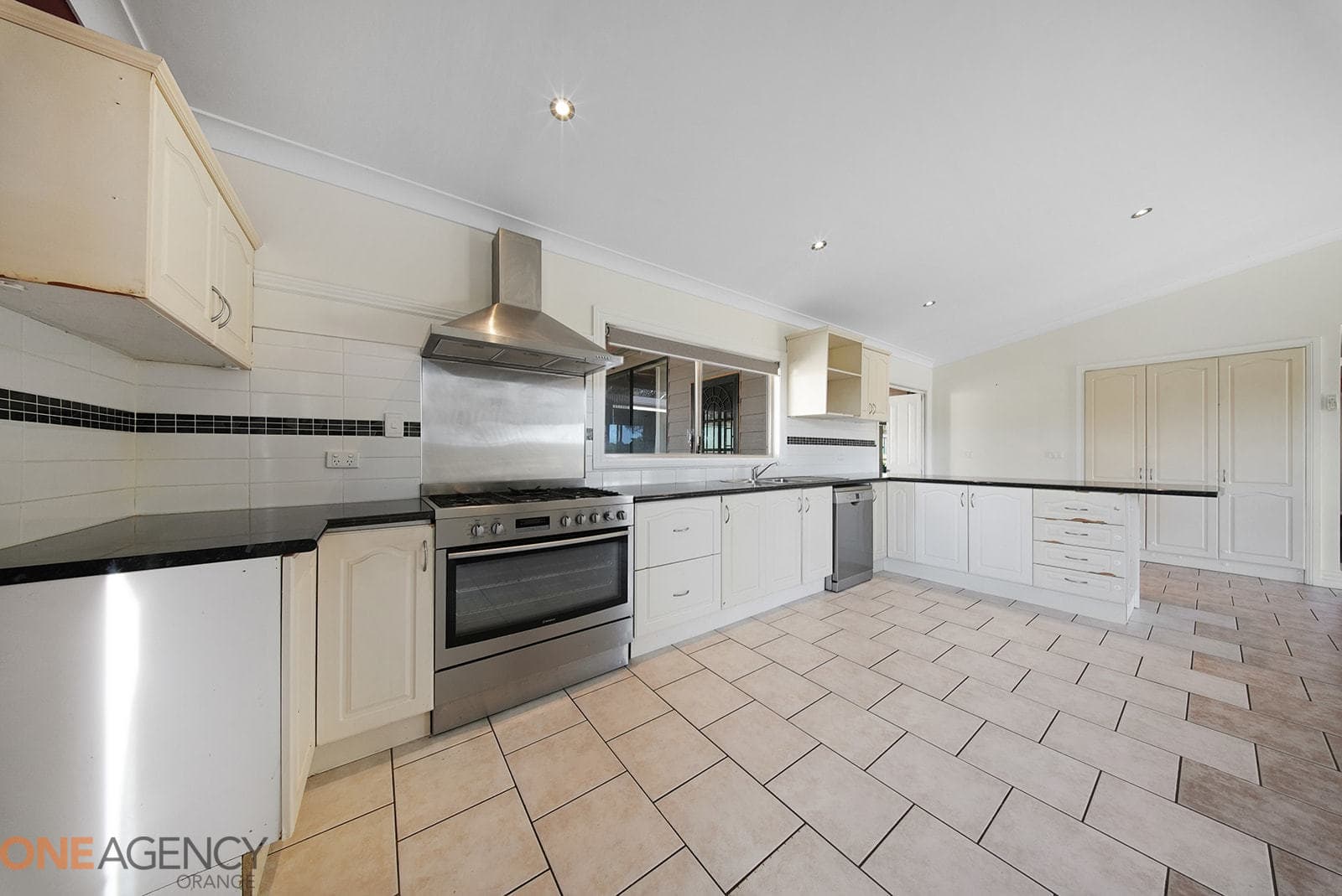 72 Long Point Road, Mullion Creek, Mullion Creek - Thumbnail 7