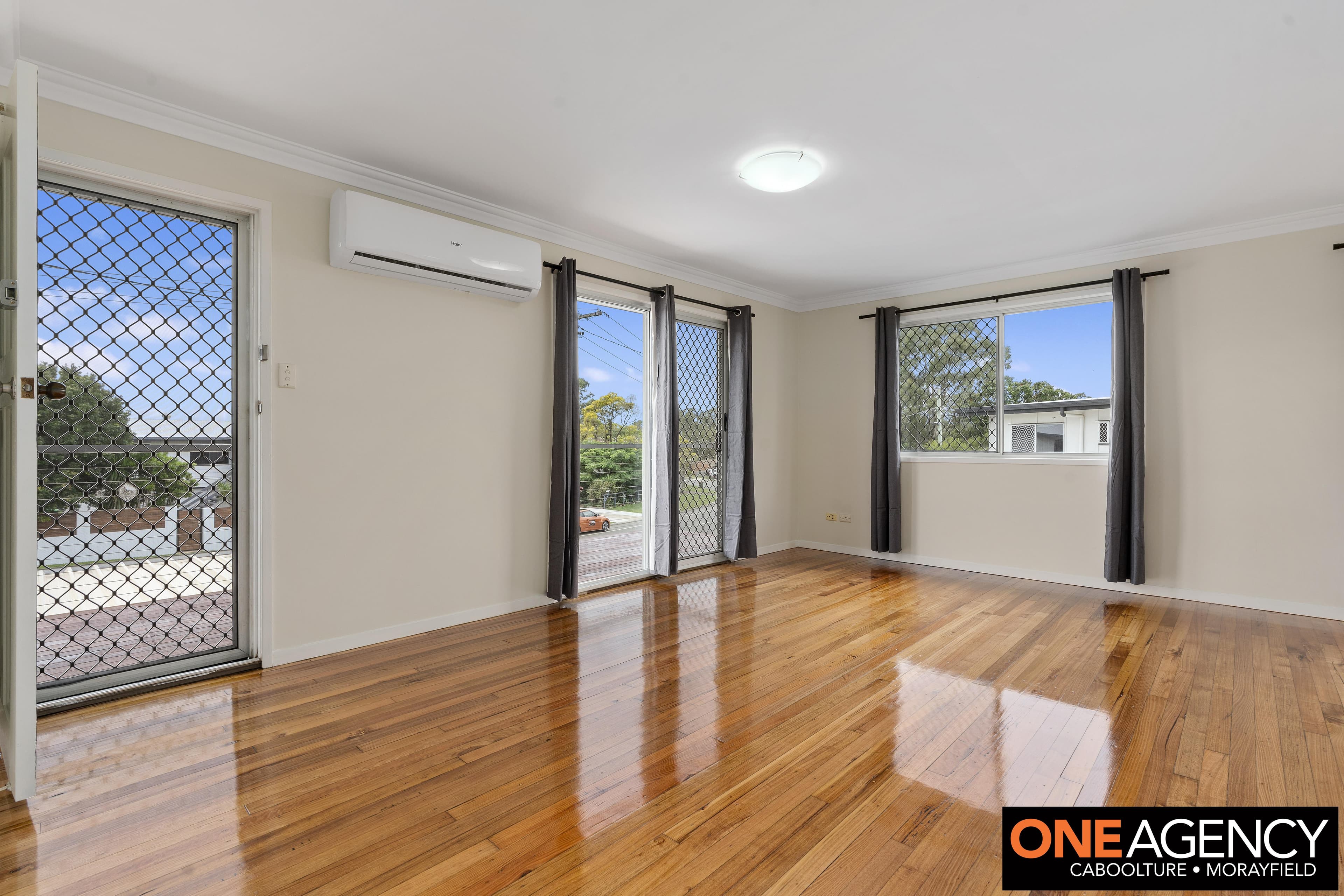 27 Dundee Drive, Morayfield, Morayfield - Thumbnail 4