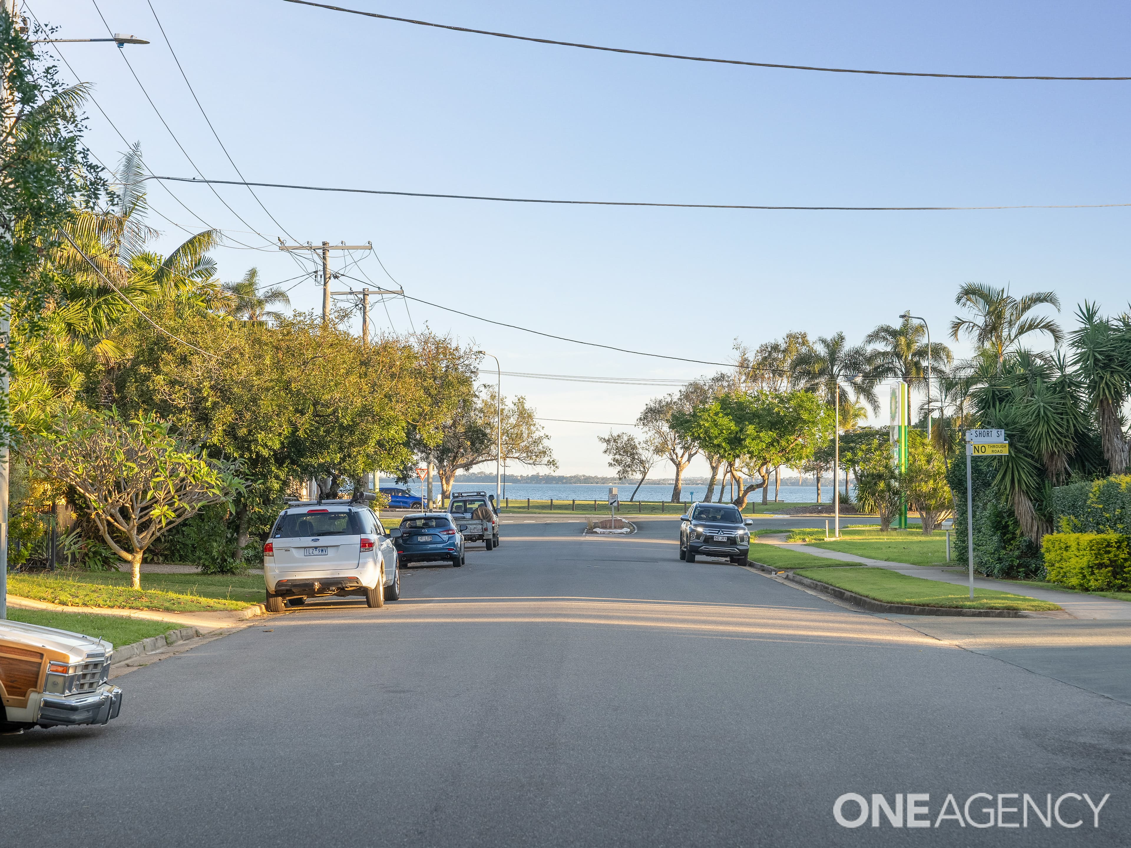 12 Donald Street, Woody Point, Woody Point - Thumbnail 2