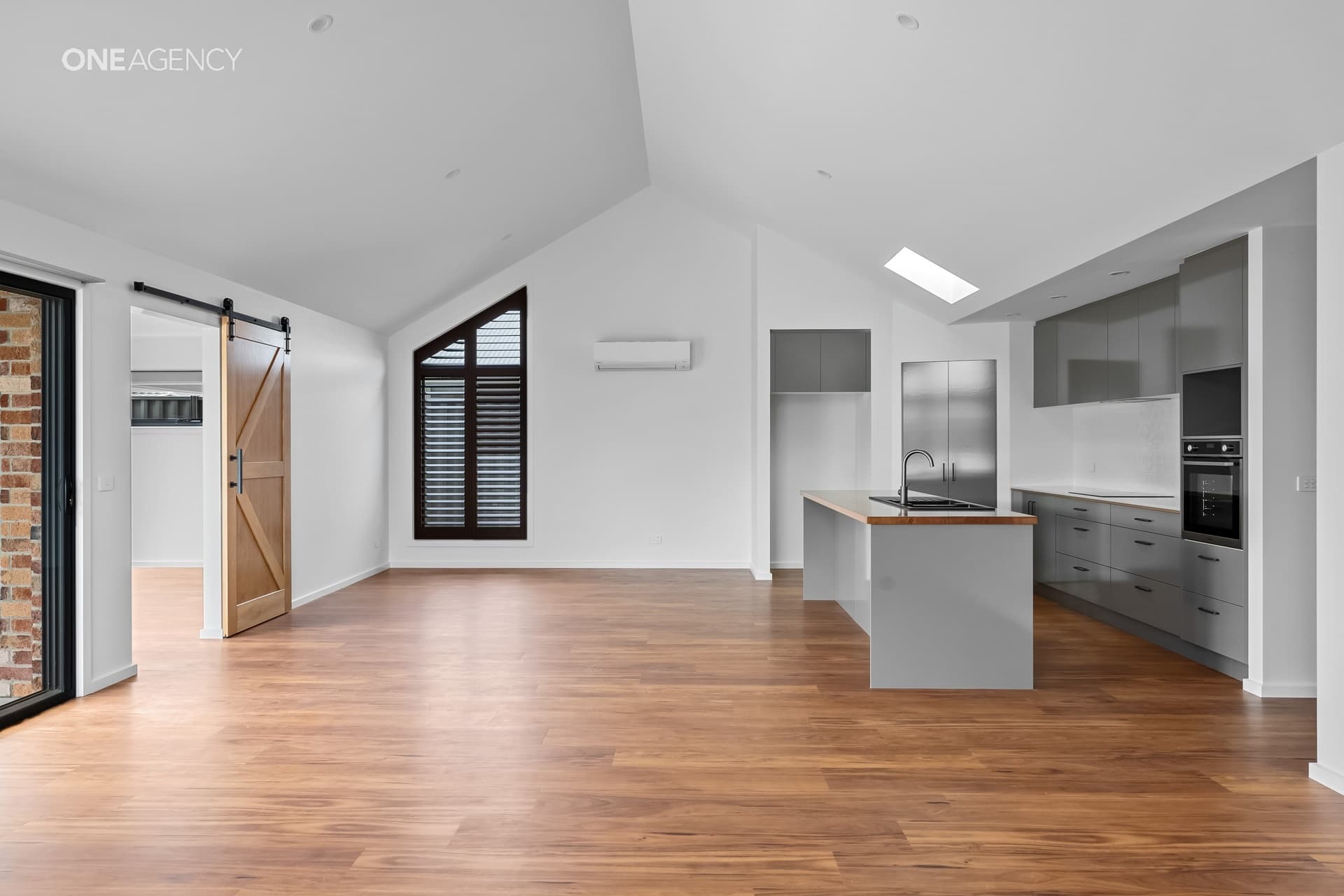 1 Kae Campbell Close, Latrobe, Latrobe - Thumbnail 3