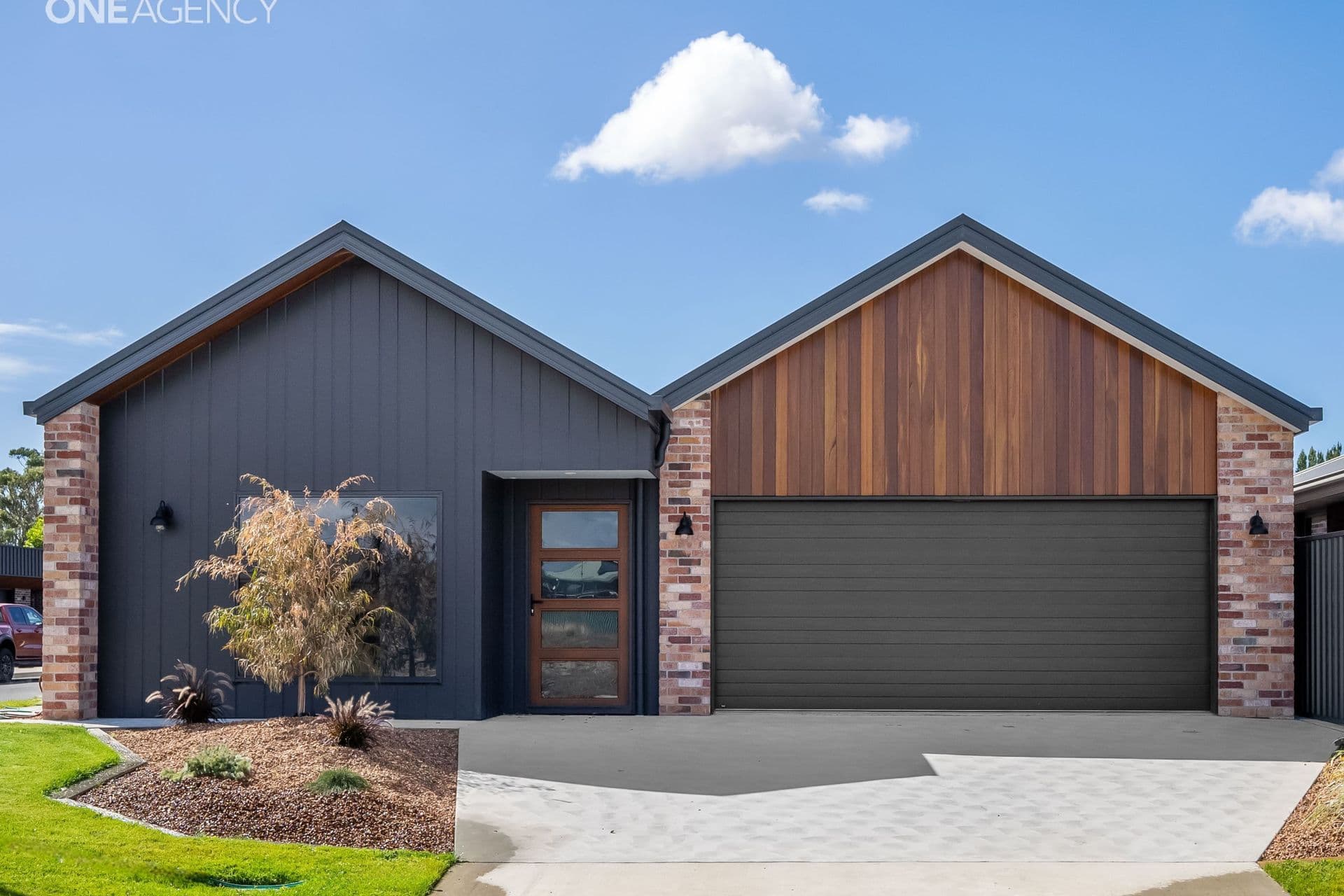 1 Kae Campbell Close, Latrobe, Latrobe - Image 1