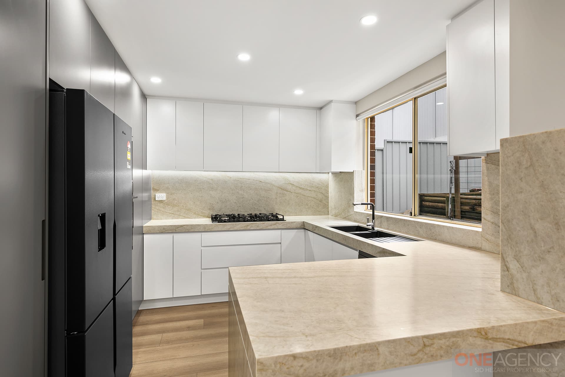 41 Bennetts Road East, Dundas, Dundas - Thumbnail 3