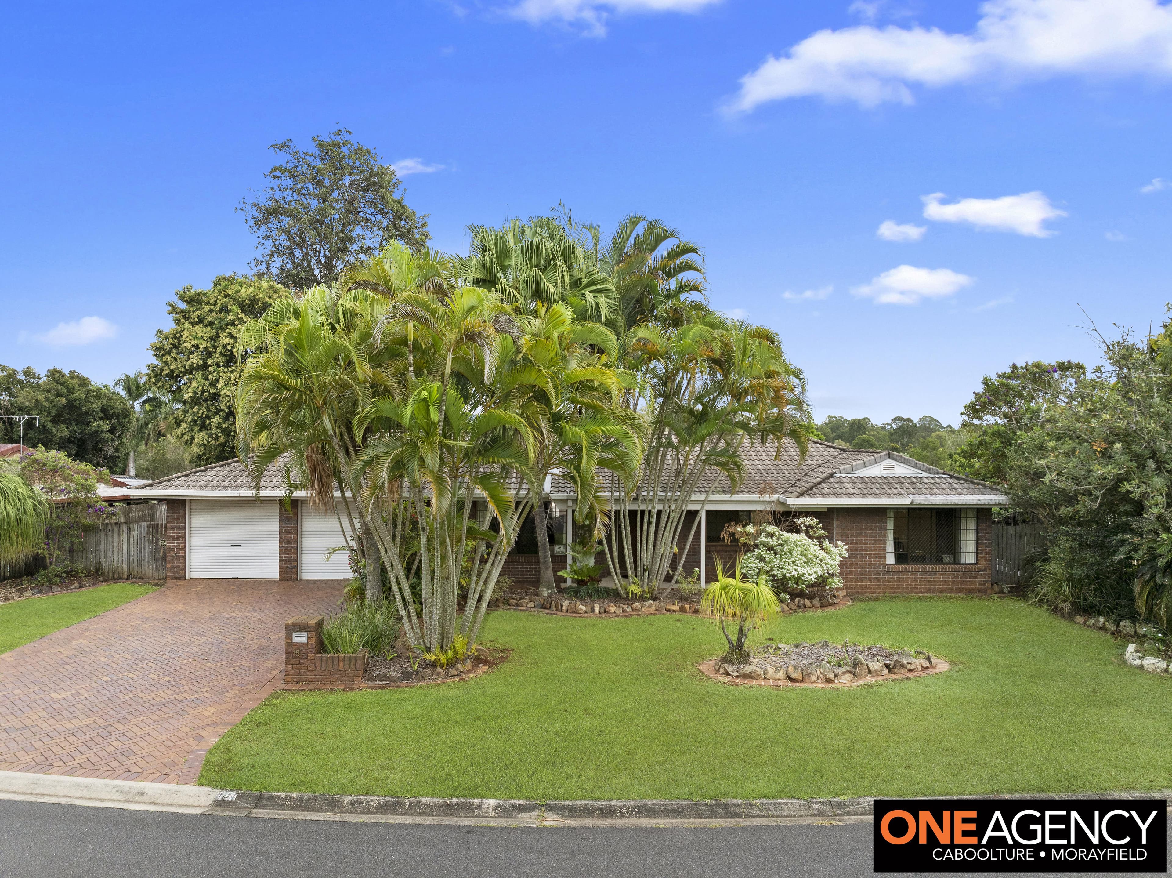 15 Crestleigh Court, Morayfield, Morayfield - Image 1