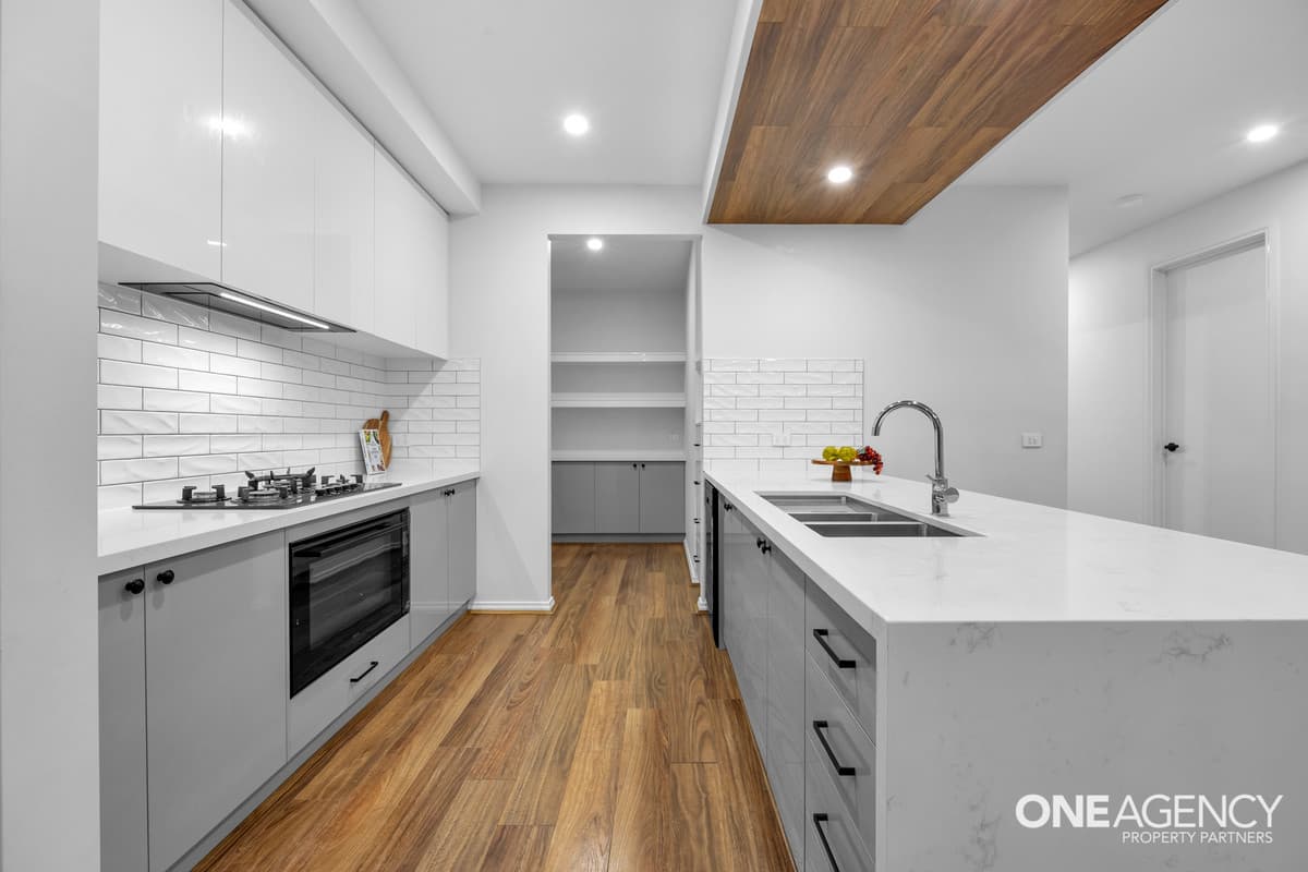 4/11 Pierce Street, Manor Lakes - Thumbnail 8