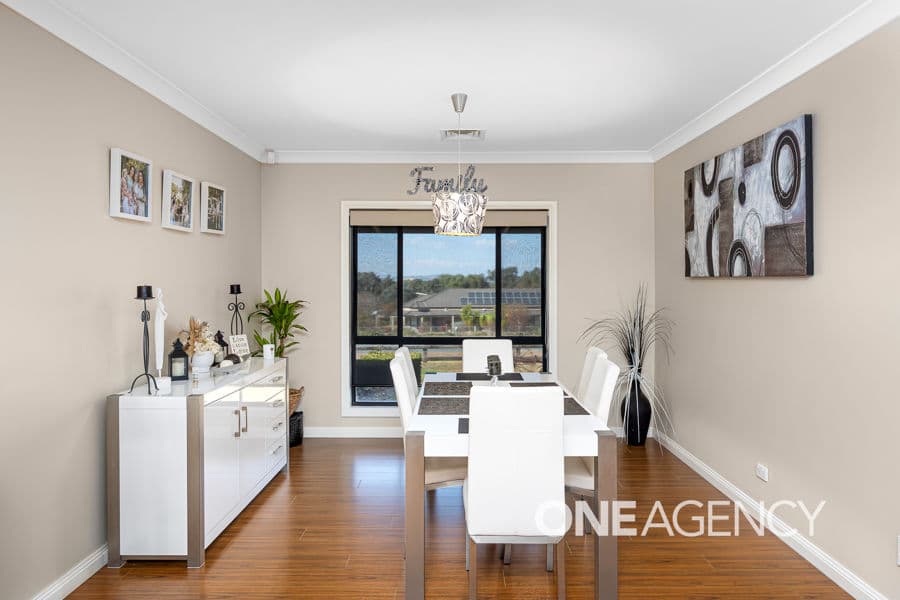 16 PEPPERMINT Drive, Springvale, Springvale - Thumbnail 6