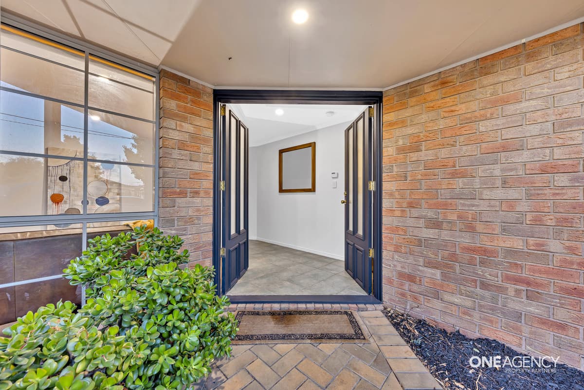 8 Bendick Court, Altona Meadows, Altona Meadows - Thumbnail 4