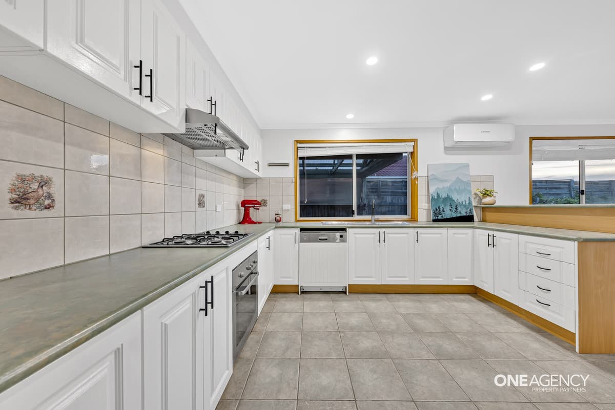 8 Bendick Court, Altona Meadows, Altona Meadows - Thumbnail 8